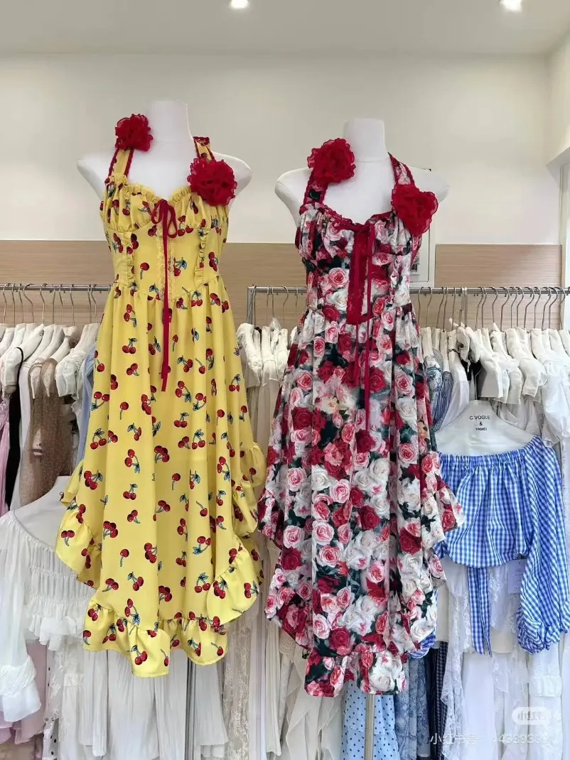 Abito floreale senza maniche dal design irregolare per le vacanze Abito da spiaggia sexy senza schienale in chiffon per le vacanze da donna Estate 2025 Stile coreano Chic