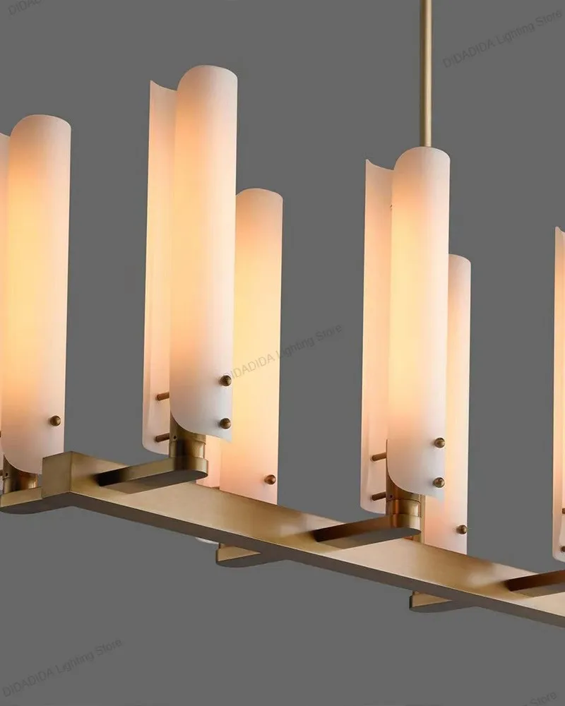 مصباح معلق بتصميم عصري مع مصباح جداري متطابق من النحاس والفضة والأسود وبريق مستطيل قابل للتعتيم