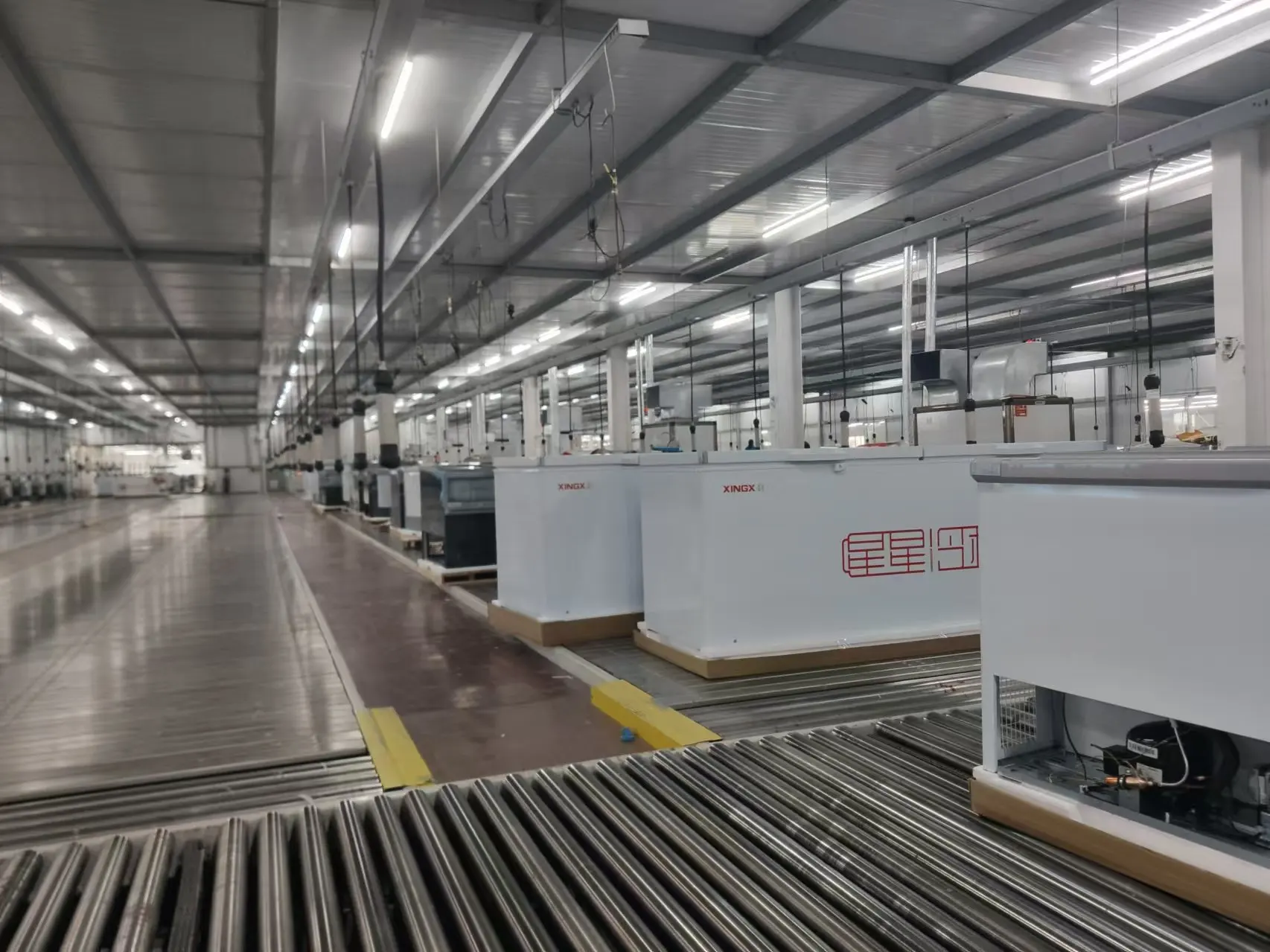 ثلاجة D الأكثر مبيعًا ببابين سعة 156 لترًا للاستخدام المنزلي مع وحدة تخزين باردة ووظائف حفظ طازجة