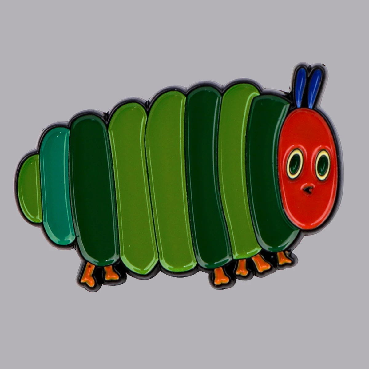 Broche esmaltado de oruga verde, alfileres de solapa, insignia en mochila, accesorios de ropa, joyería divertida, regalos para amigos