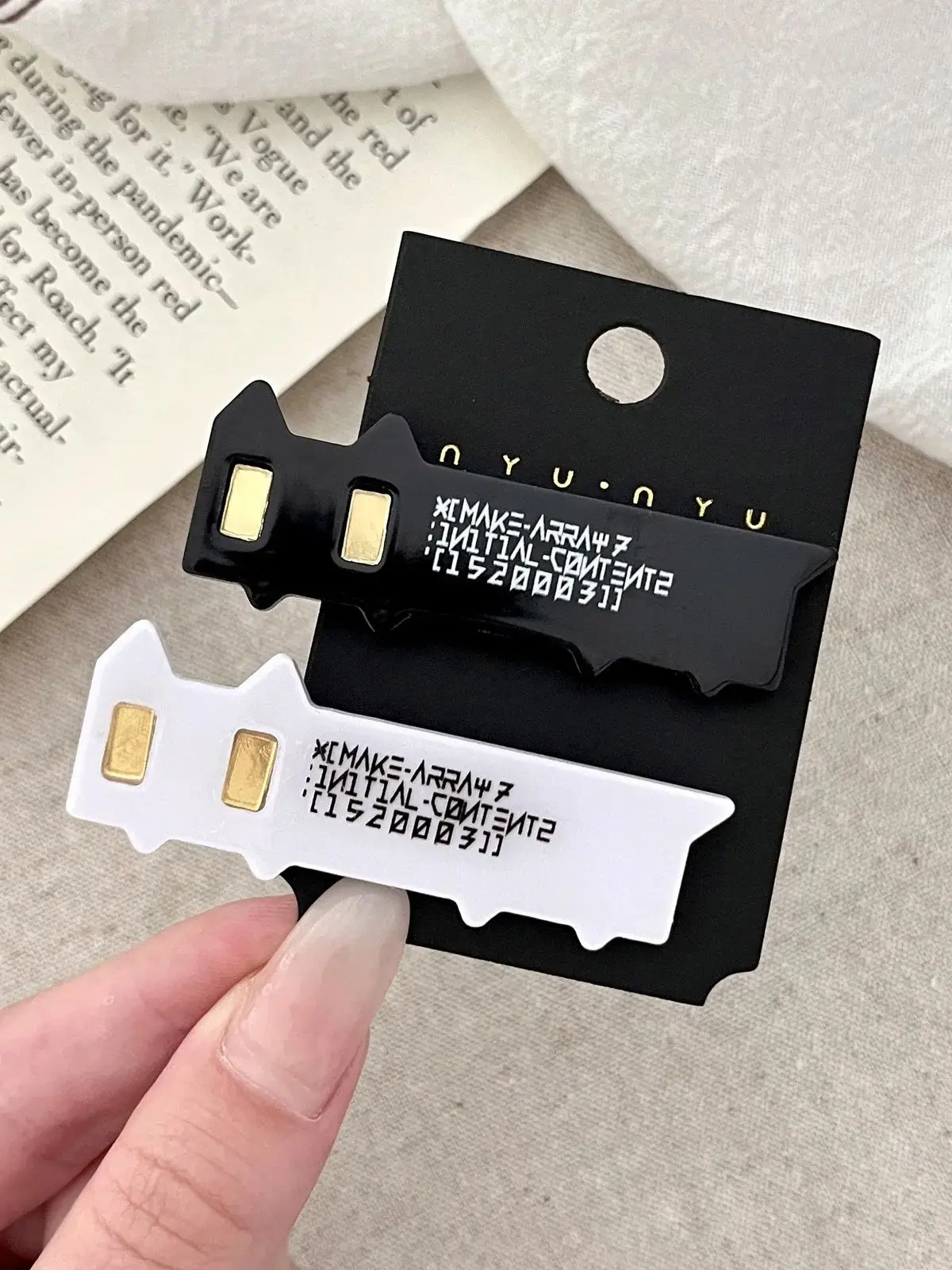 Épingle à cheveux Cyberpunk pour fille, pince à cheveux en acrylique, chat noir et blanc, couvre-chef gothique, accessoires pour cheveux de fête de carnaval