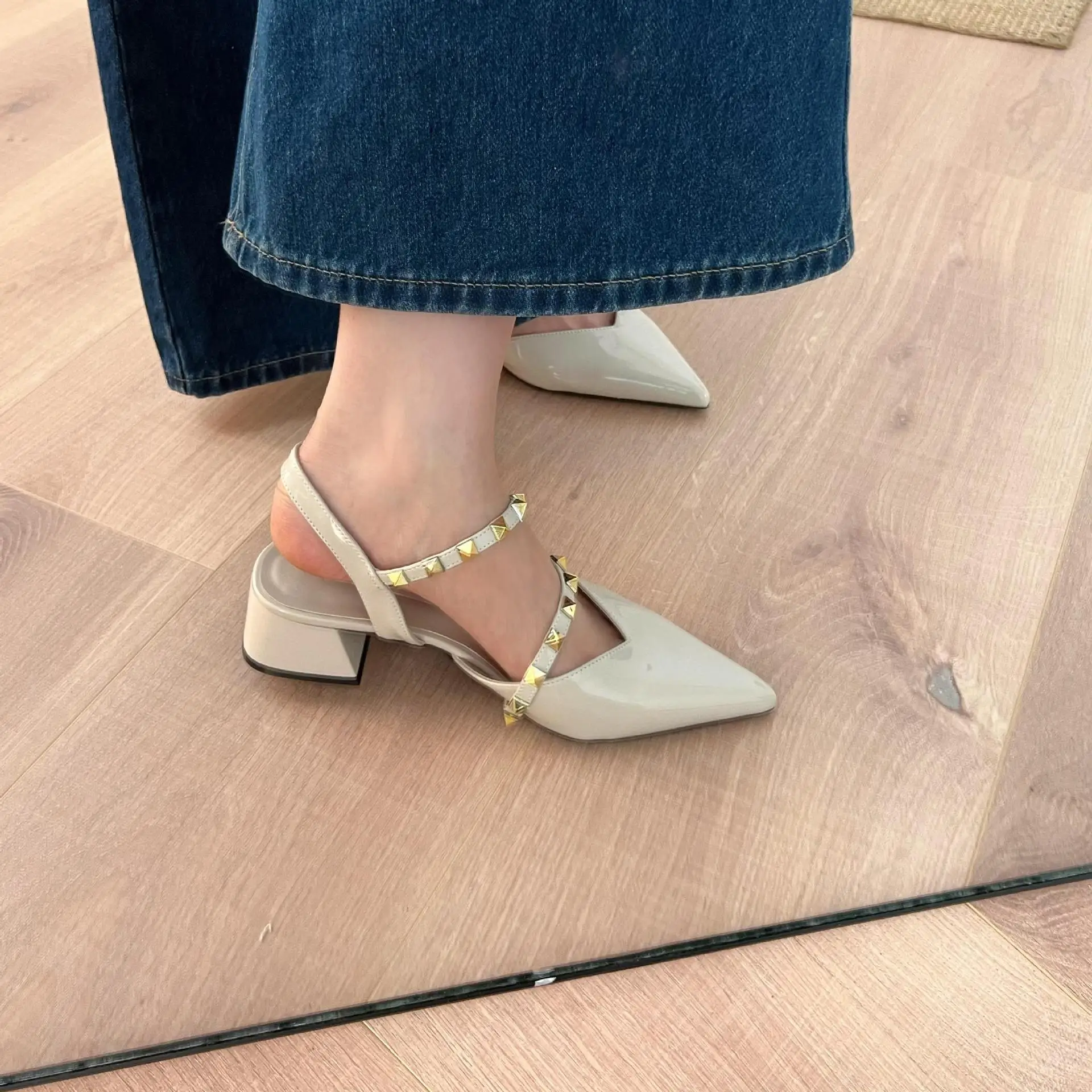 ウェディングシューズ-スタッズサンダル-クリアヒール-2025-レディーススーツ-女性-ベージュ-春-レザー-ロー-新作-快適-夏-ブロック-ブラック-ガールズ