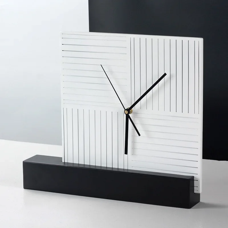 Minimalist clock ornament light luxury model room bedroom study living room desktop clock personalized creative art decoration