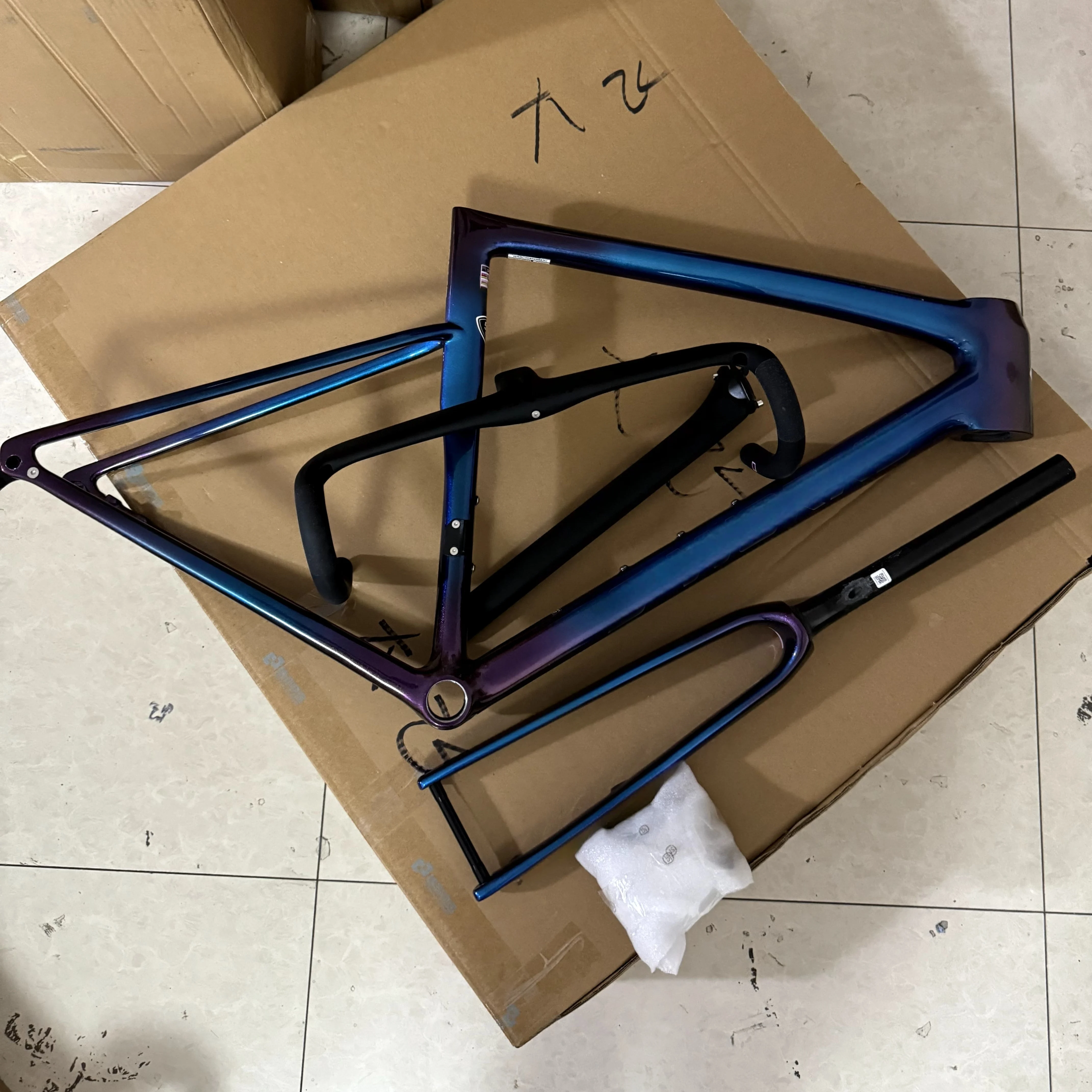 2025 Sl8 Carbon Fiber Super-Hard Road Bike Frame, Competition Level, Customizable Colors, Complete Accessories