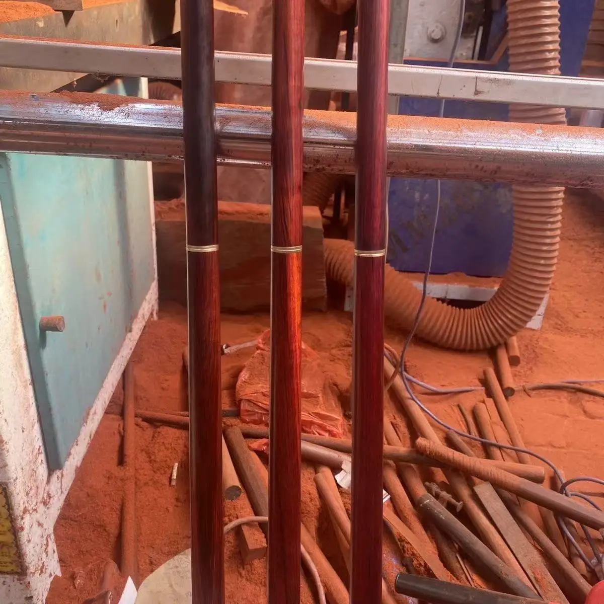 

"Professional Handcrafted 1/2 Split Billiard Cue Made From Rosewood Fully Hand-Polished For A Refined Finish."​