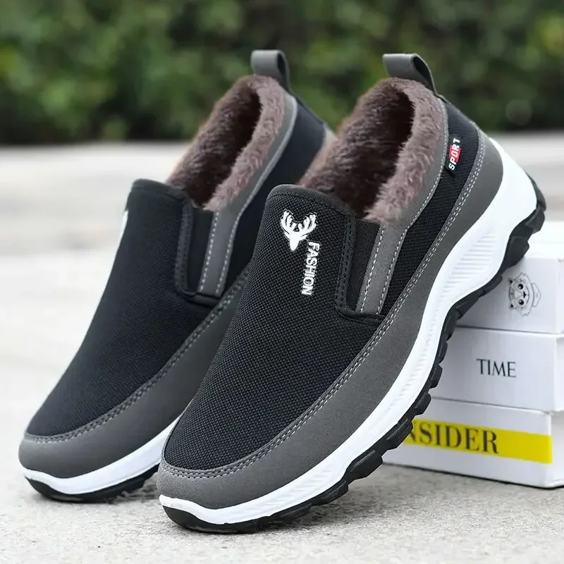 Winter men's cotton shoes with one foot on old Beijing velvet thickened men's cotton boots, middle-aged and elderly work shoes