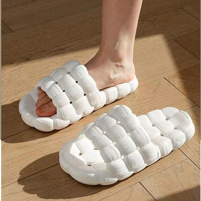 Unisex EVA Home Non-slip Soft Bottom Leaking Shower Man and Woman Home Slippers Punching Bathroom Leaky Quick-Drying Slippers