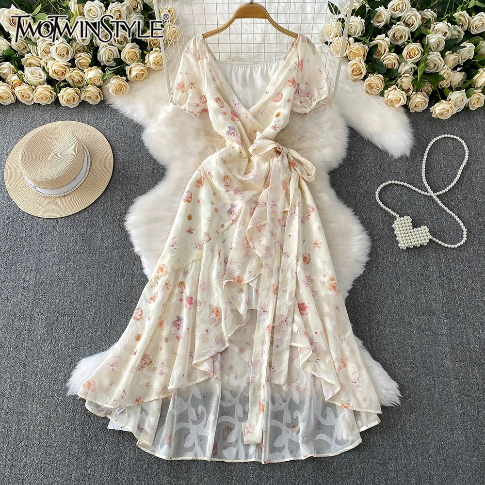 

TWOTWINSTYLE Slimming Printing Casual Dresses For Women V Neck Short Sleeve High Waist Sweet Dress Female Fashion New KDR542017