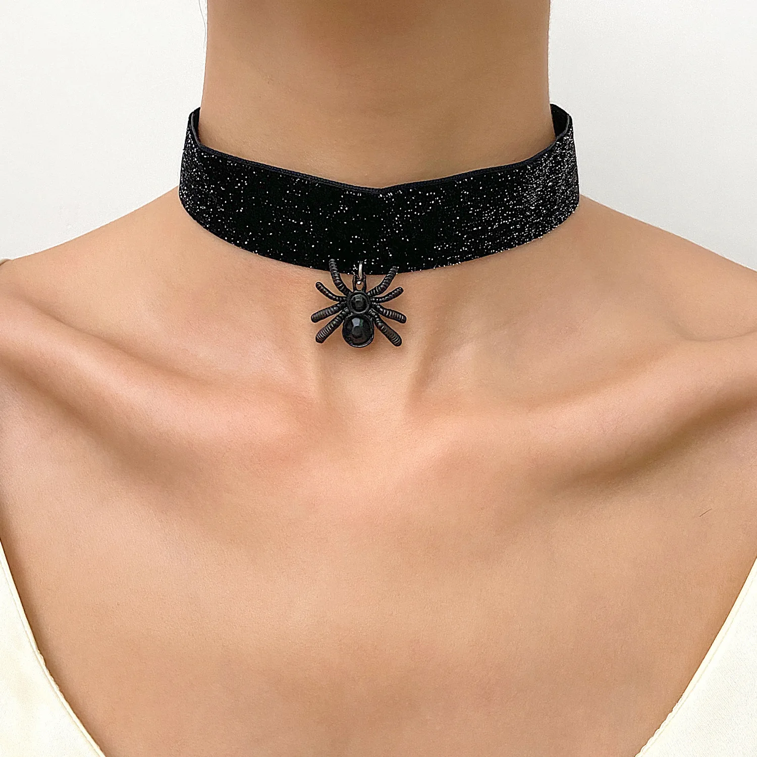 Personality Goth Style Women Necklace Glittery Flannel Spider Pendant Hottie Punk Choker Collar Lolita Blingbling Accessories