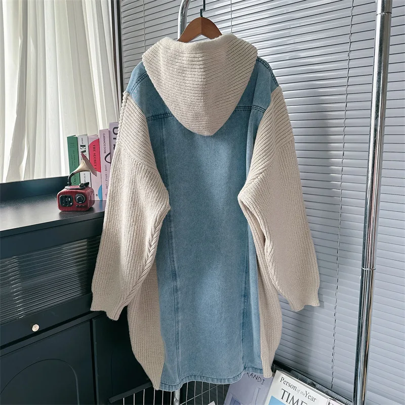 [EWQ] Korean Loose Single Breasted Hooded Long Knitted Cardigan Spliced Denim Women Sweater Jacket 2024 Autumn New Tide 16O2198