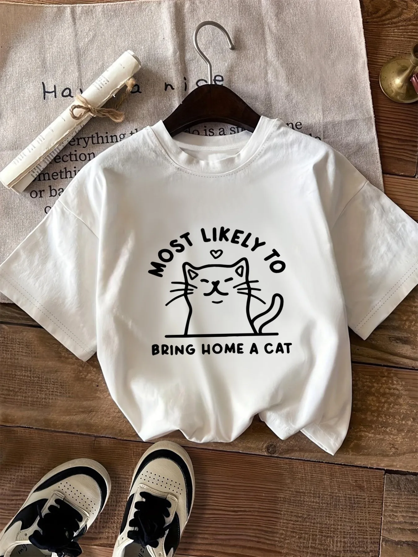 

Cute Cat Bringing Cat Home Pattern Printed Summer Women's T-shirt Short Sleeve Round Neck Top Casual Women's Clothing