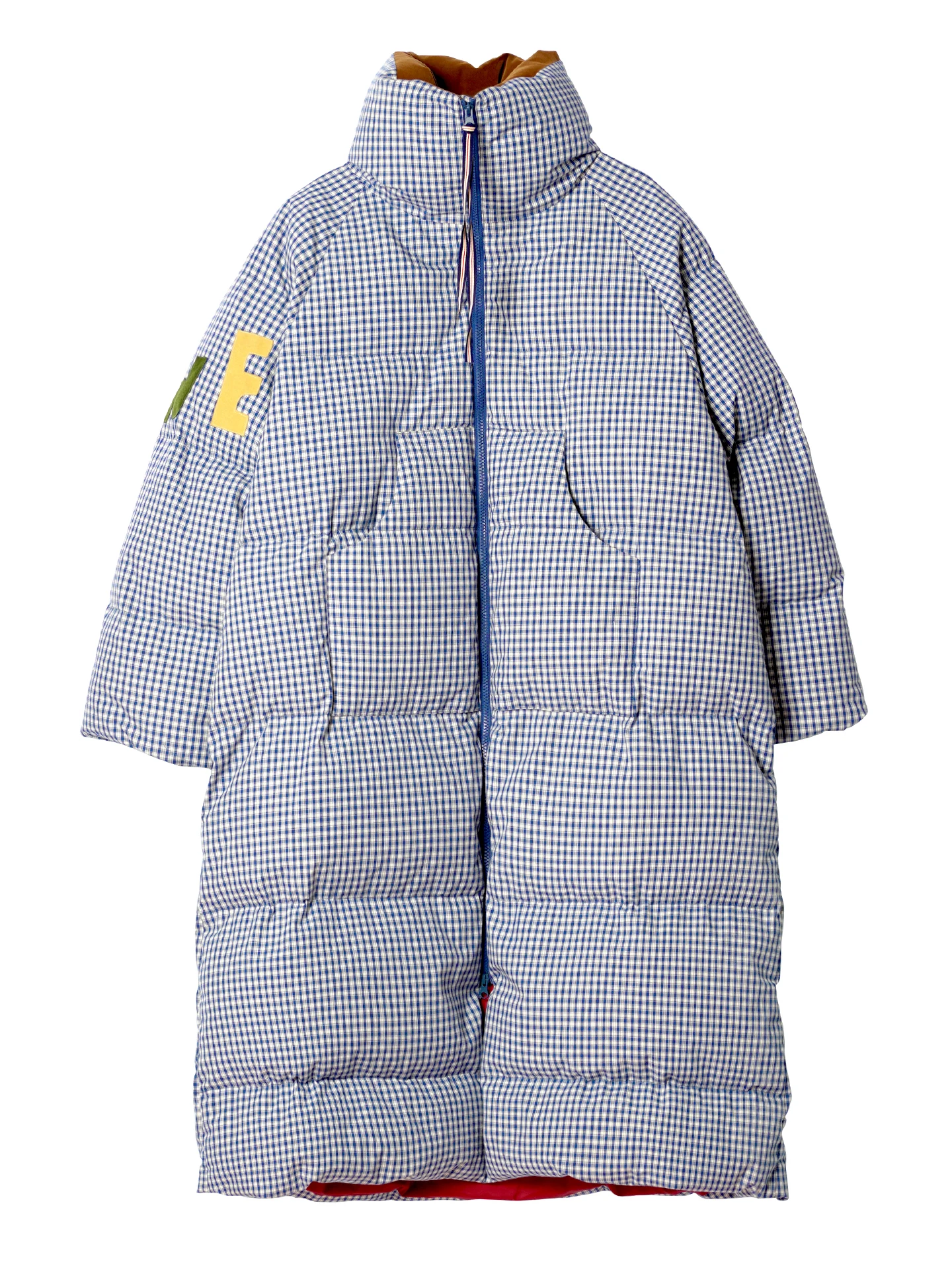 Длинный пуховик в клетку, воротник-стойка контрастного дизайна, зимняя прогулка, модная свободная атмосфера 255257