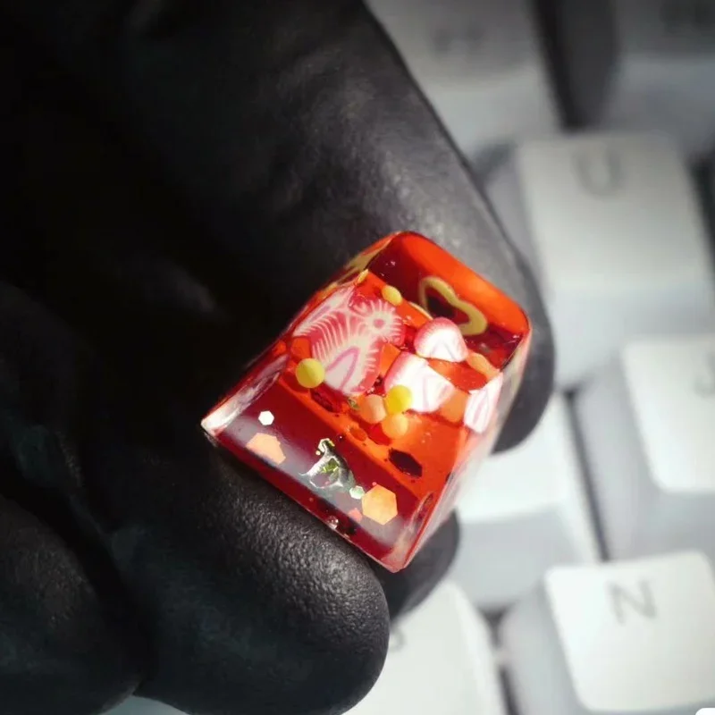 

Personalized and Creative Strawberry Key Cap SA High ESC Red Cross Axis Mechanical Keyboard Key Cap Transparent Fruit Key Cap