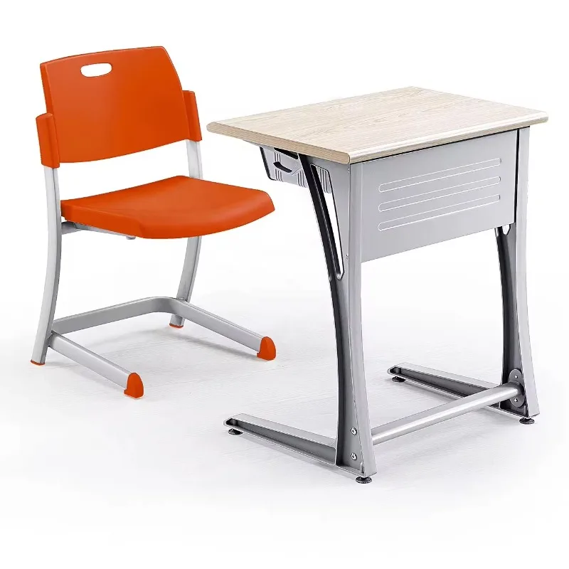 Mesas duplas, mesas universitárias, cadeiras, mesas e cadeiras