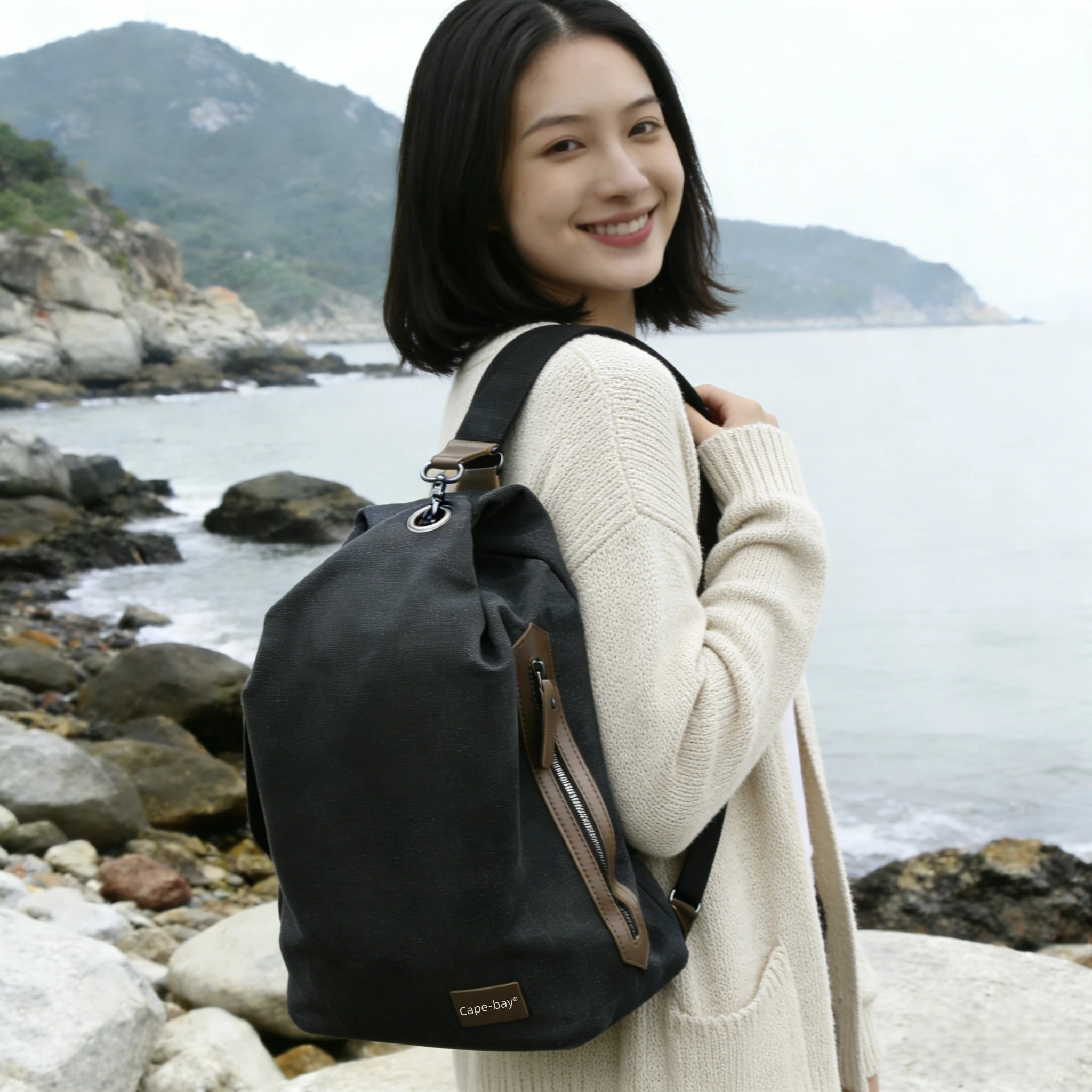 cape-bay-sac-en-toile-simple-et-elegant-pour-hommes-et-femmes-sac-seau-sac-a-bandouliere-peut-etre-porte-a-la-main-sac-de-poitrine-en-toile-simple-et-durable-sac-bandouliere-creatif-a-fermeture-auto-agrippante-pour-le-cyclisme-sac-de-voyage-et-de-loisirs-kaki-et-noir-de-petite-et-moyenne-taille-grande-capacite-bandouliere-reglable-en-longueur-peut-etre-porte-a-gauche-ou-a-droite-sac-leger-et-portable