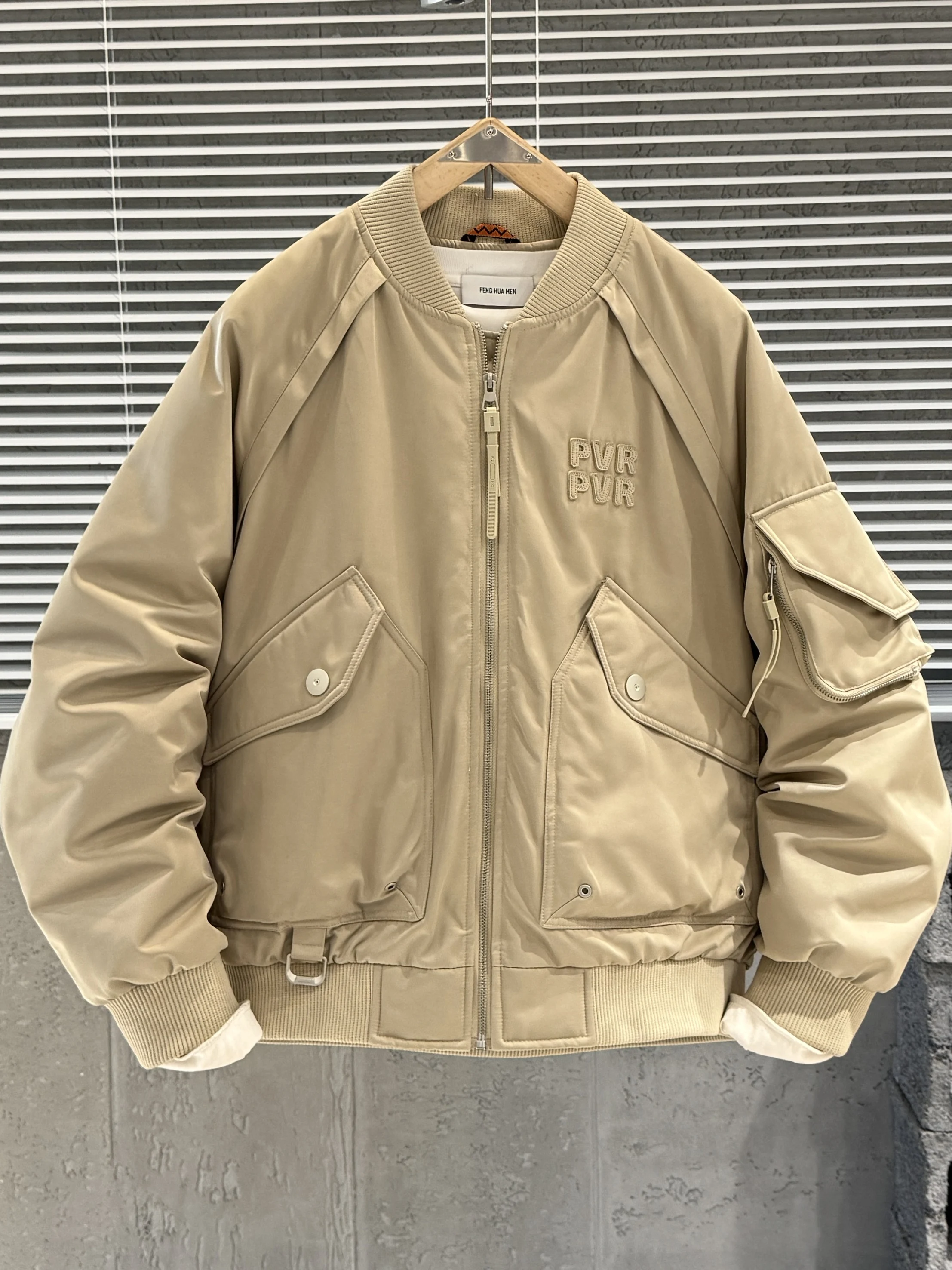 

Men's Winter Thiened Du down Baseball Collar Jaet Warm Cozy Fce Polyester Casual Sle Zipper Closure Long Sve Coat