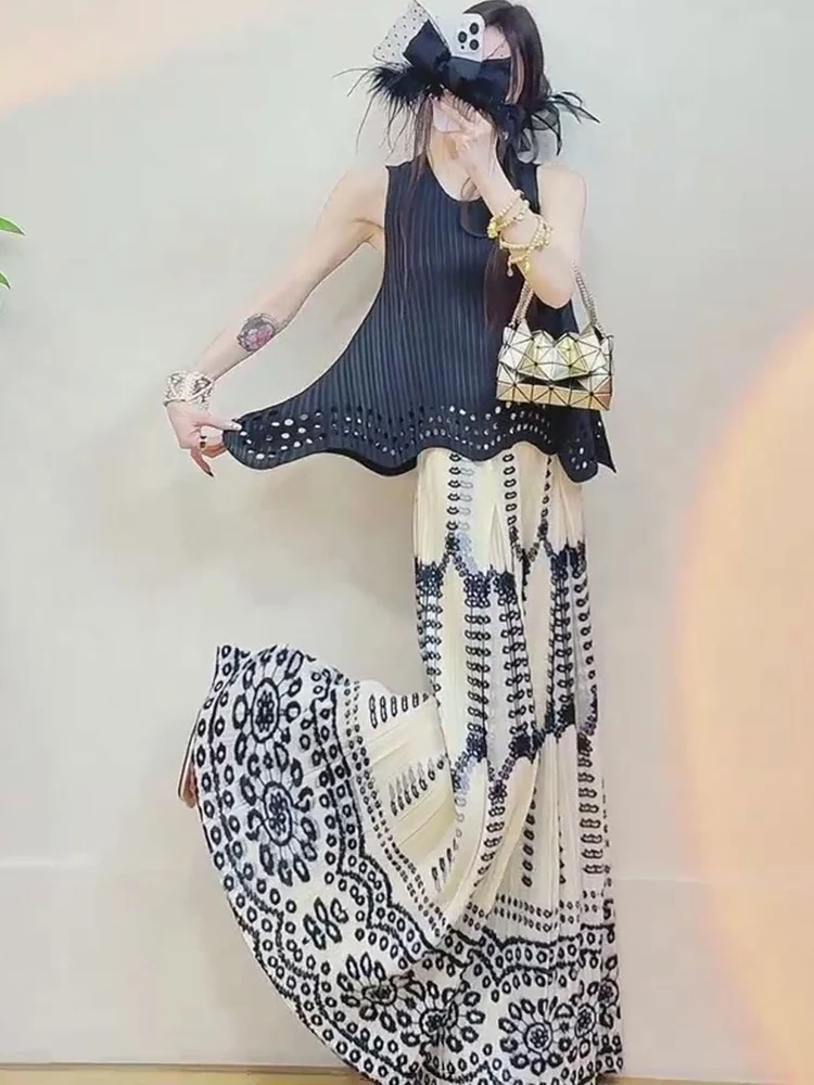 

Летний модный комплект: женский черный топ без рукавов с вырезами, широкие брюки, плиссированный ансамбль в корейском стиле, коллекция Three Houses Art Crea