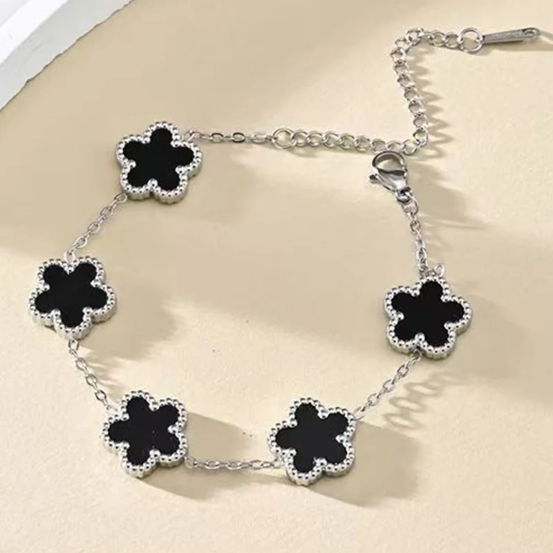 New Lucky Five Leaf Flower Plated Silver Color Clover Jewelry Stainless Steel Bracelet Exquisite Party Accessories Gift