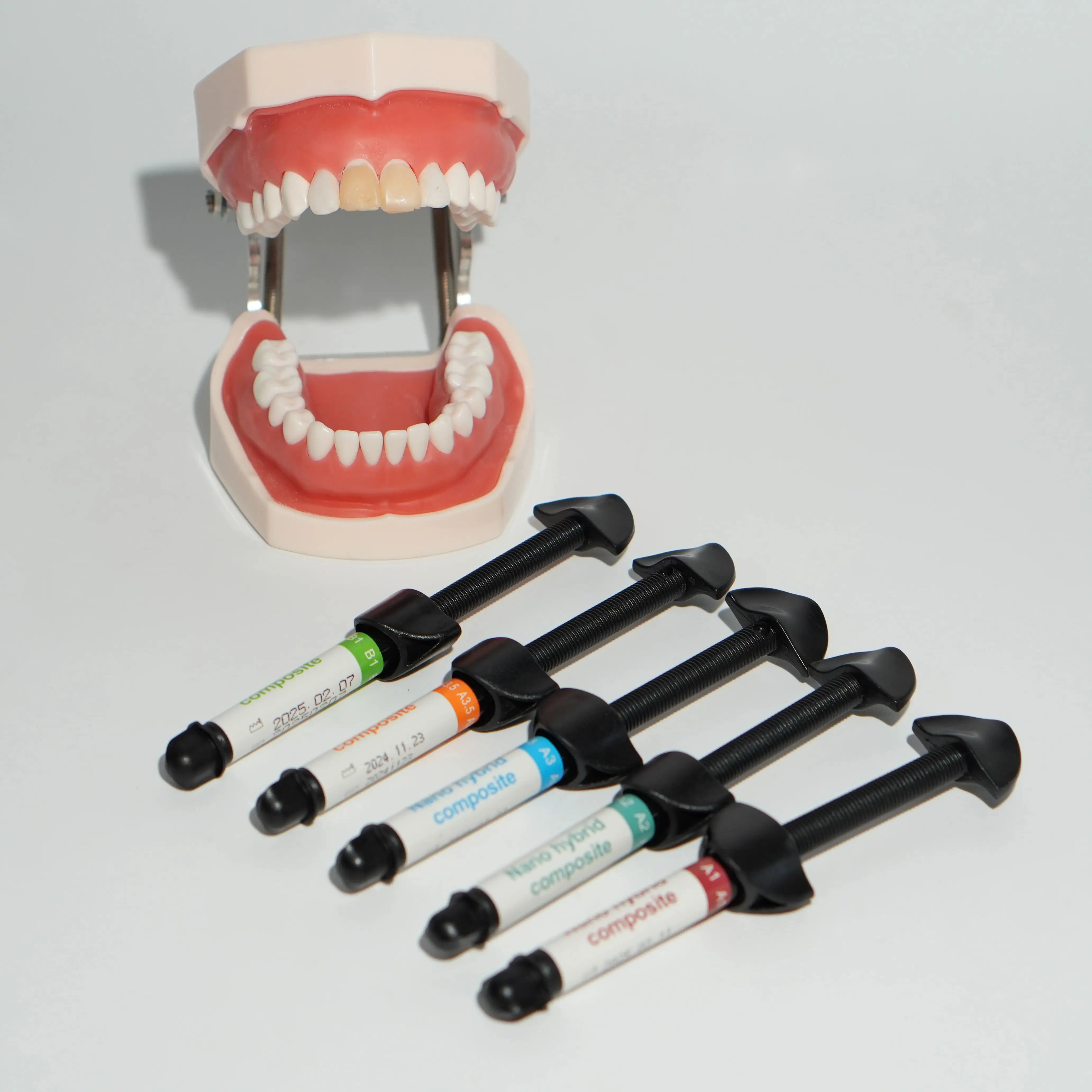 5Pcs/Pack 20G Dental Composite A1 A2 A3 A3.5 4G/PC Resin Dental Restoration Dentistry Syringe For Dental Filling Materials