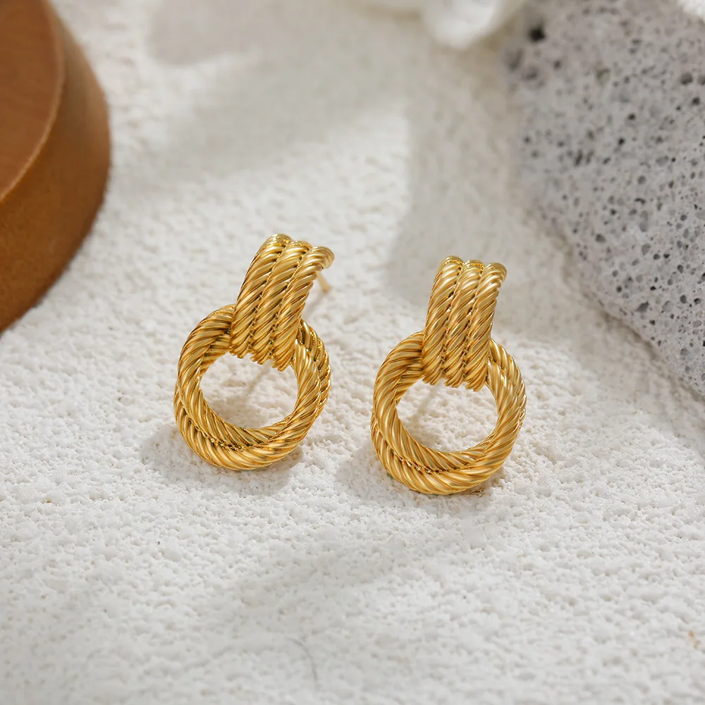 18K Gold Zwei  Stereo-Doppelring-Ohrringe aus vergoldeter Legierung mit dreischichtiger Wickelspule für Damen, modischer Schmuck, Geschenk