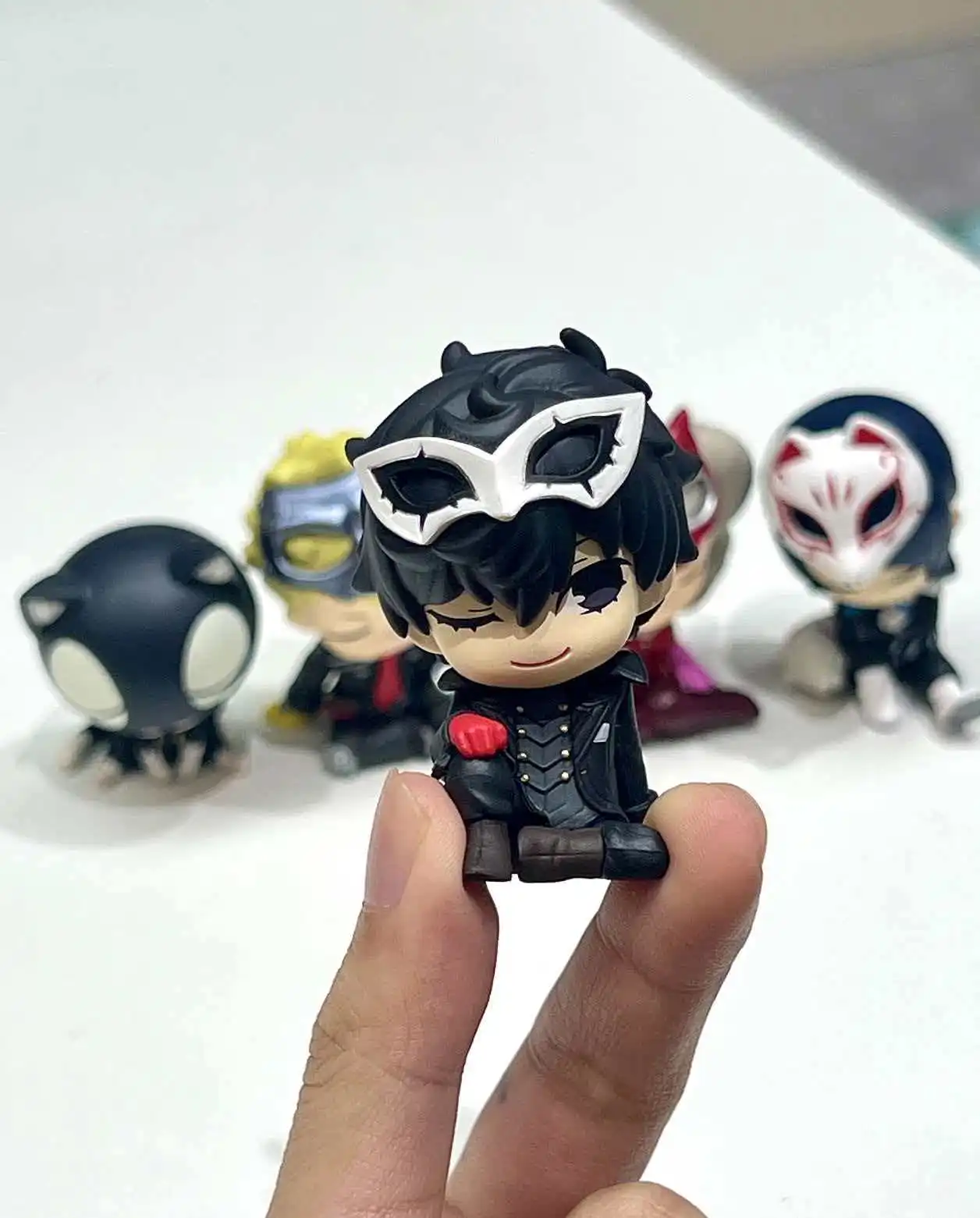 Neue Produkte auf Lager: Anime- und exotische Musikfiguren zum Schlafen auf der Schulter, sitzende Haltung, Blindbox, Desktop-Dekoration, Überraschungsgeschenk