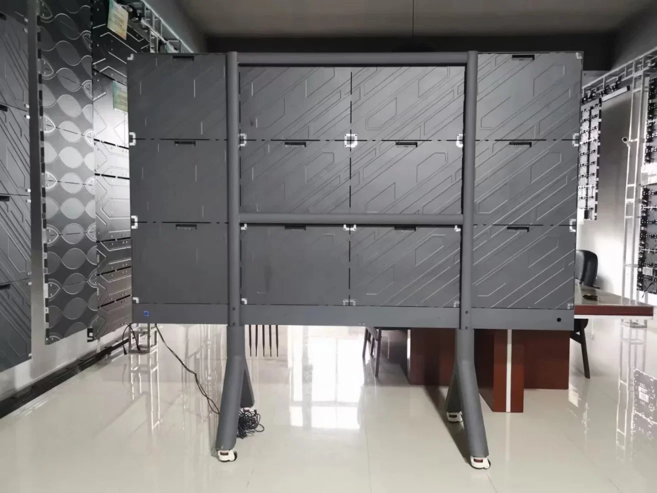 لوحة عرض تلفزيون LED داخلية P1.86 قابلة للتخصيص، شاشة LED لفيديو بكسل صغير