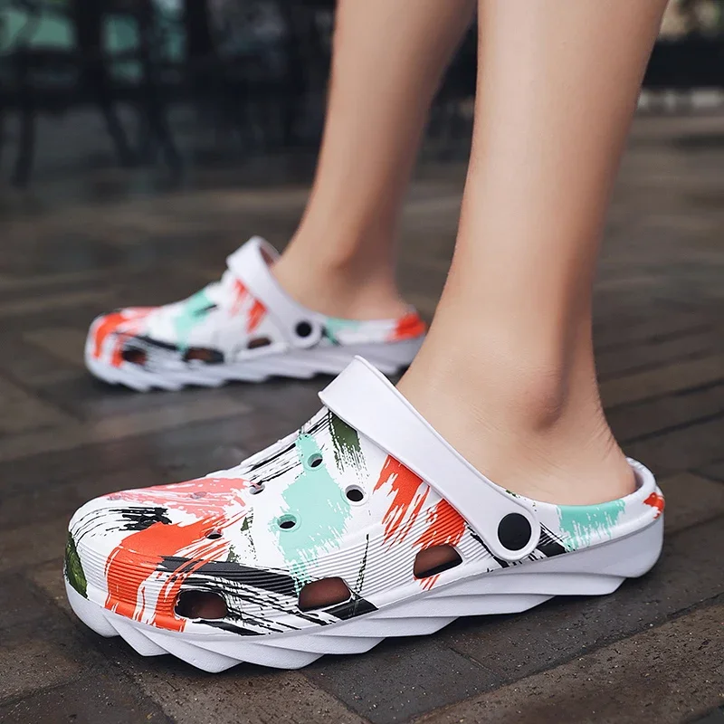 2024 Men's Slippers Camo Outdoor Clog Beach Sandals Men's Soft EVA Indoor Family Slide Flip-flops Hollow  Et Chaussures Sandals