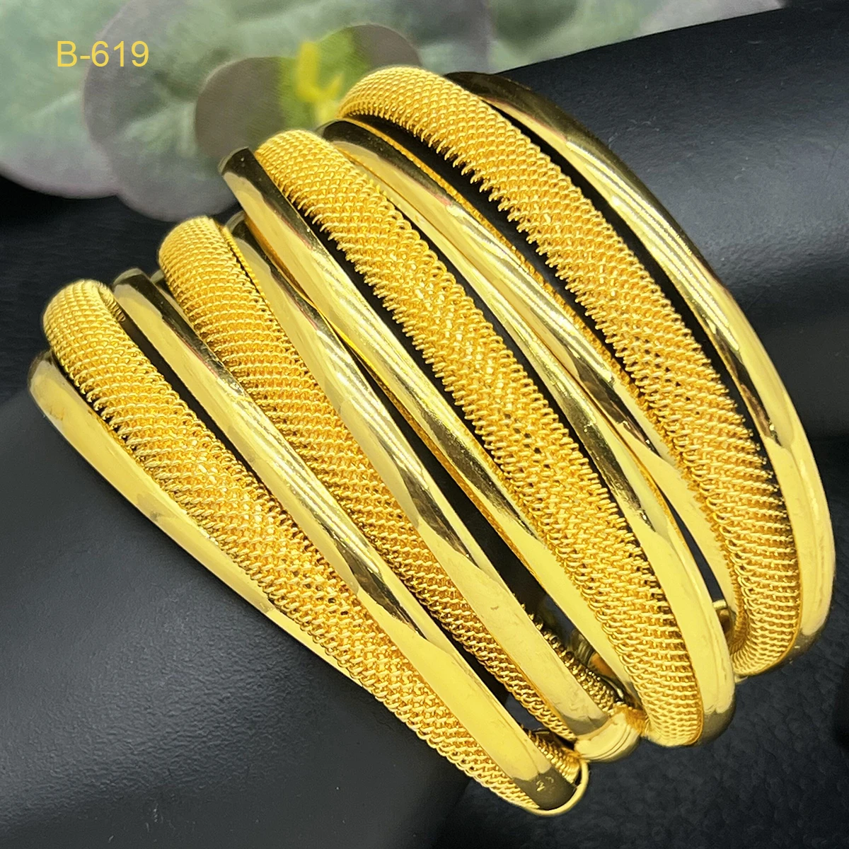 

New Luxury Dubai Gold Color Bangles For Women Indian African Cuff Bracelets Charm Wedding 24K Gold Plated Ethiopian Jewelry