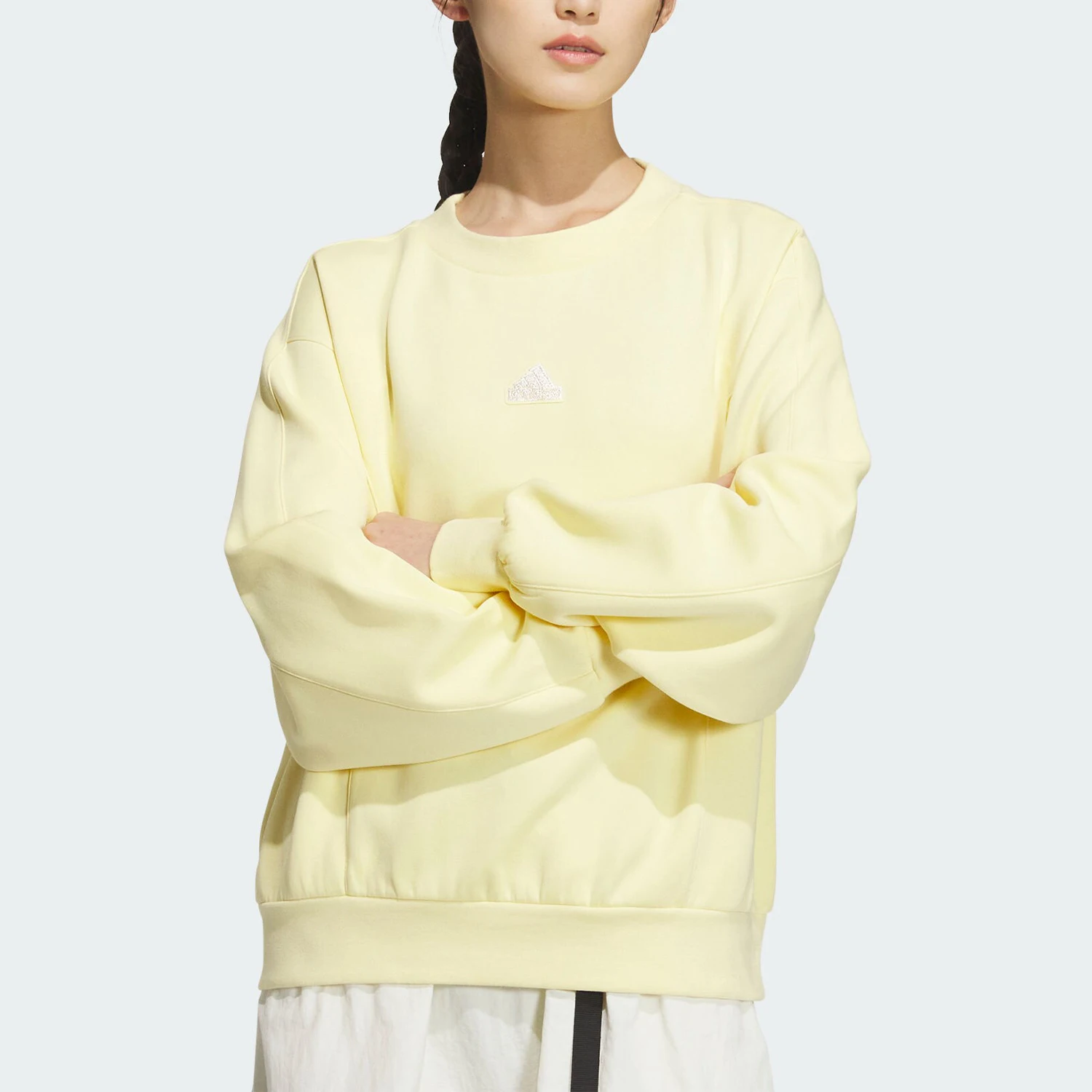 

Adidas genuine genuine LOGO CREW Women's Knit Round Neck Sport Sweatshirt JJ3569