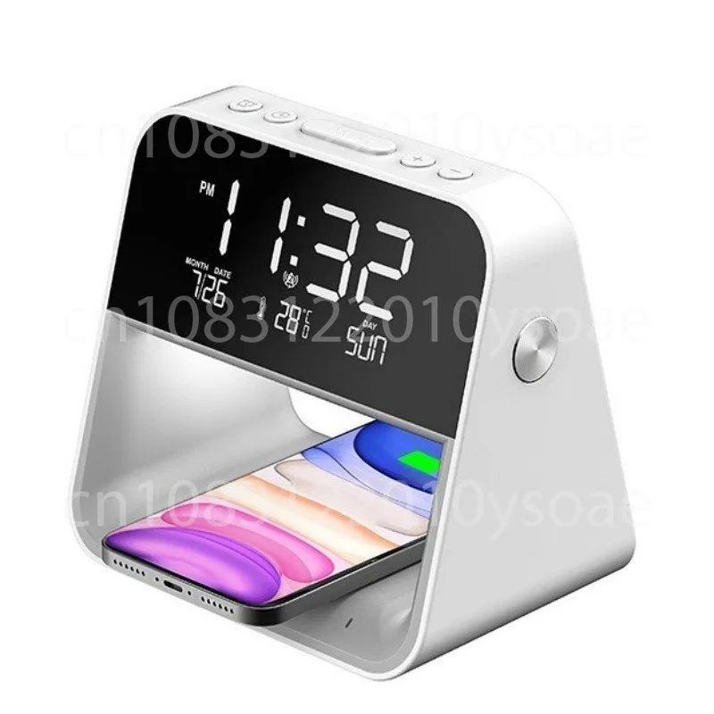 

Ночник с беспроводной зарядкой 15 Вт «четыре в одном» на Новый год