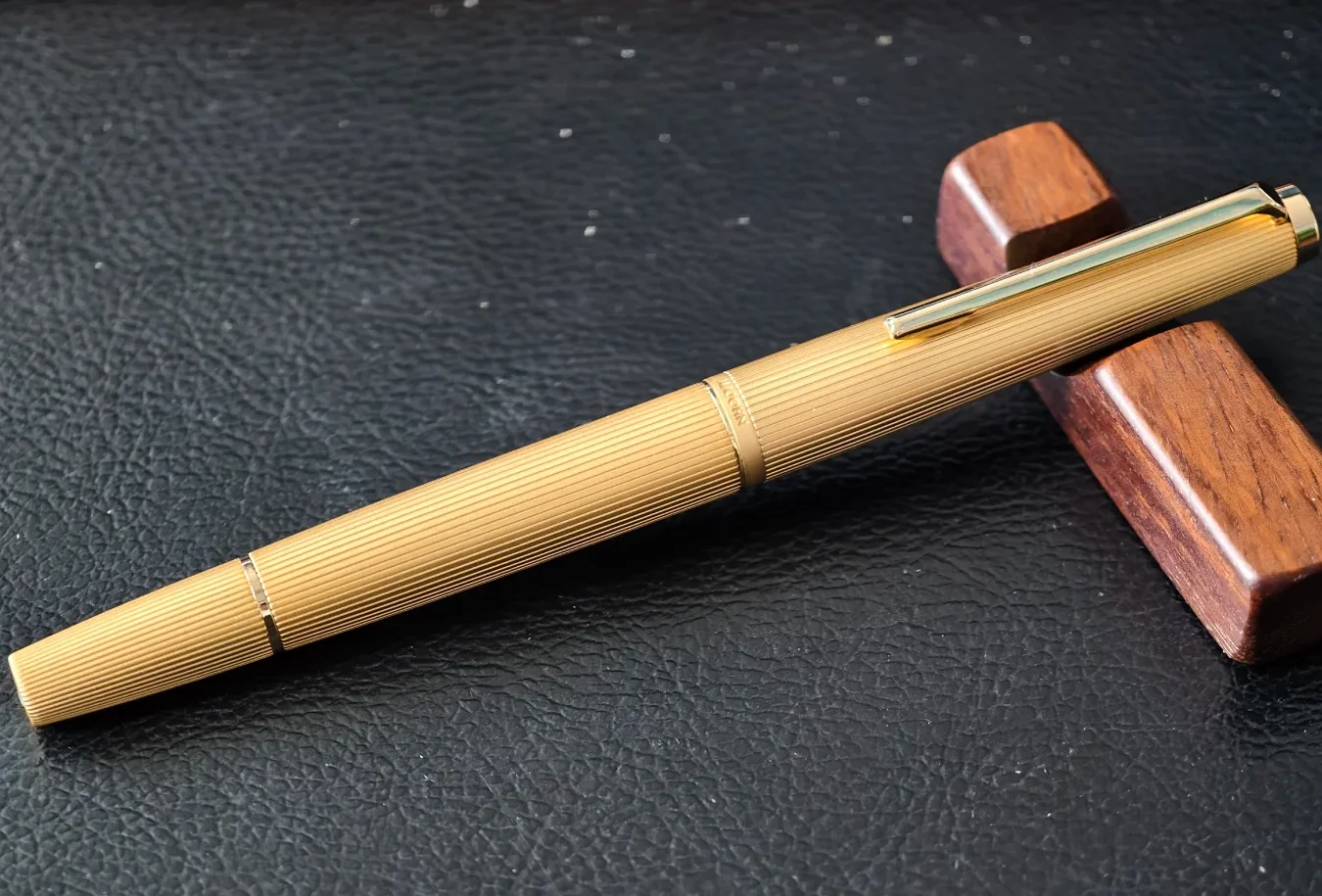 pluma-estilografica-majohn-b32-de-metal-con-piston-punta-fina-de-iridio-para-escritura-y-caligrafia-ideal-para-oficina-y-negocios