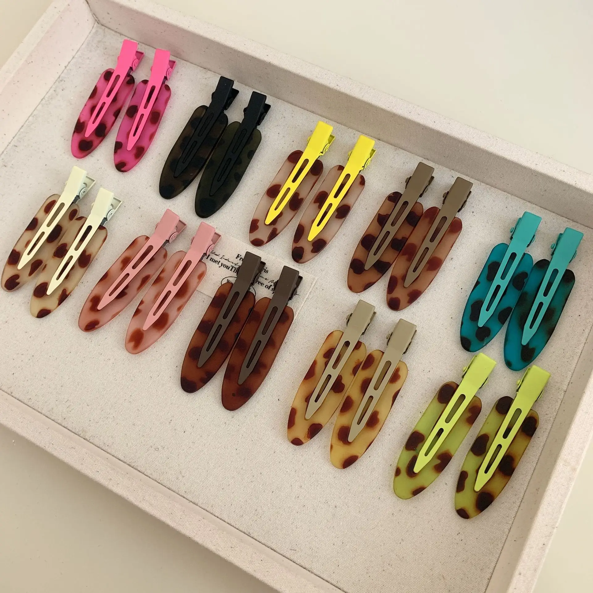 Hair Clips Leopard Print Plastic Seamless No Trace Sweet Cool Makeup French Style Women Hair Accessories Lightweight Soft Cozy