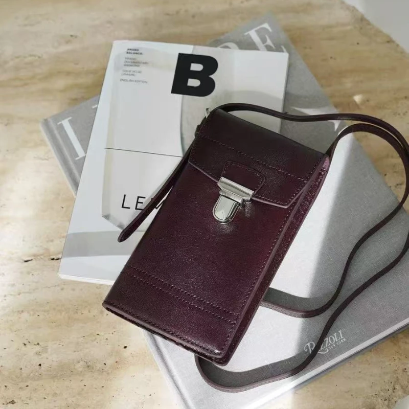 

2025 Luxury Design Mobile Phone Bag Retro Vegetable-Tanned Genuine Leather Crossbody Bag Mini Crossbody Bag for Lady