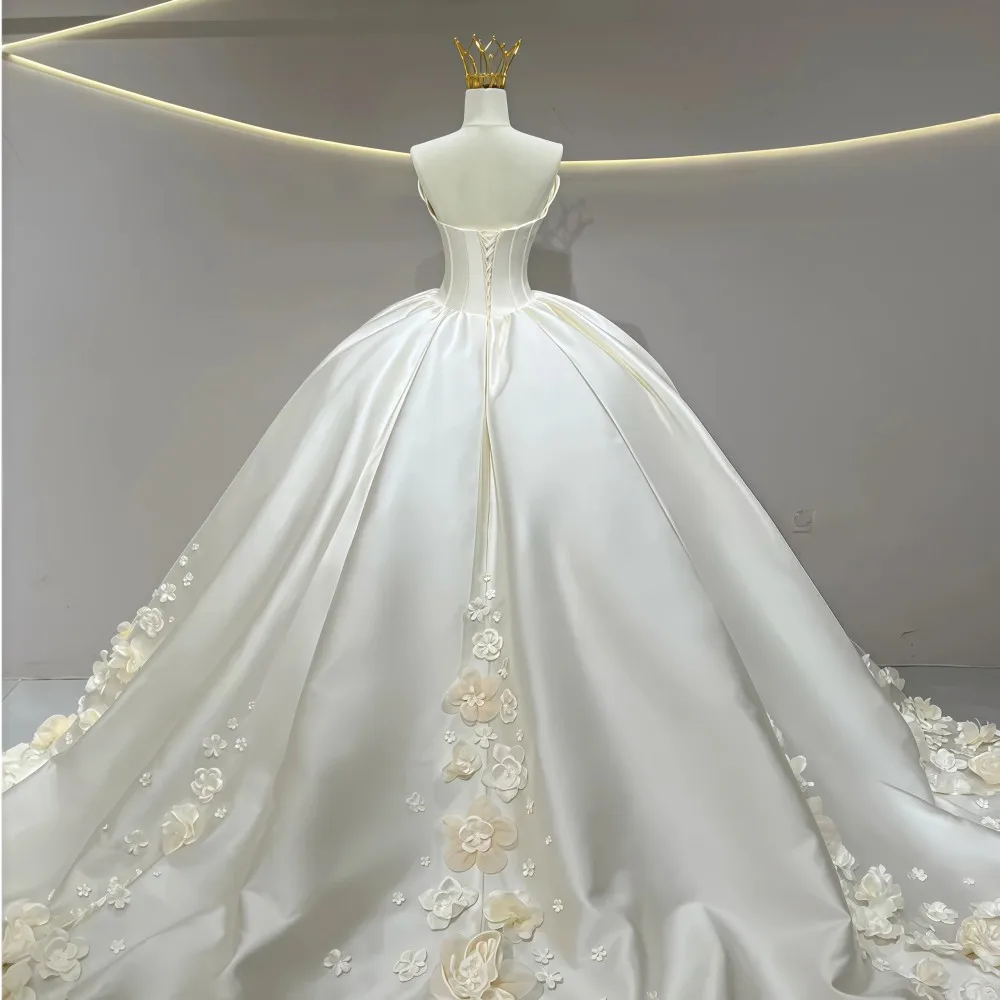 2025 Fascinating Ball Gown Wedding Dresses Strapless Satin Bride Gowns Appliques vestidos de novia boda Customized Lace Up Back