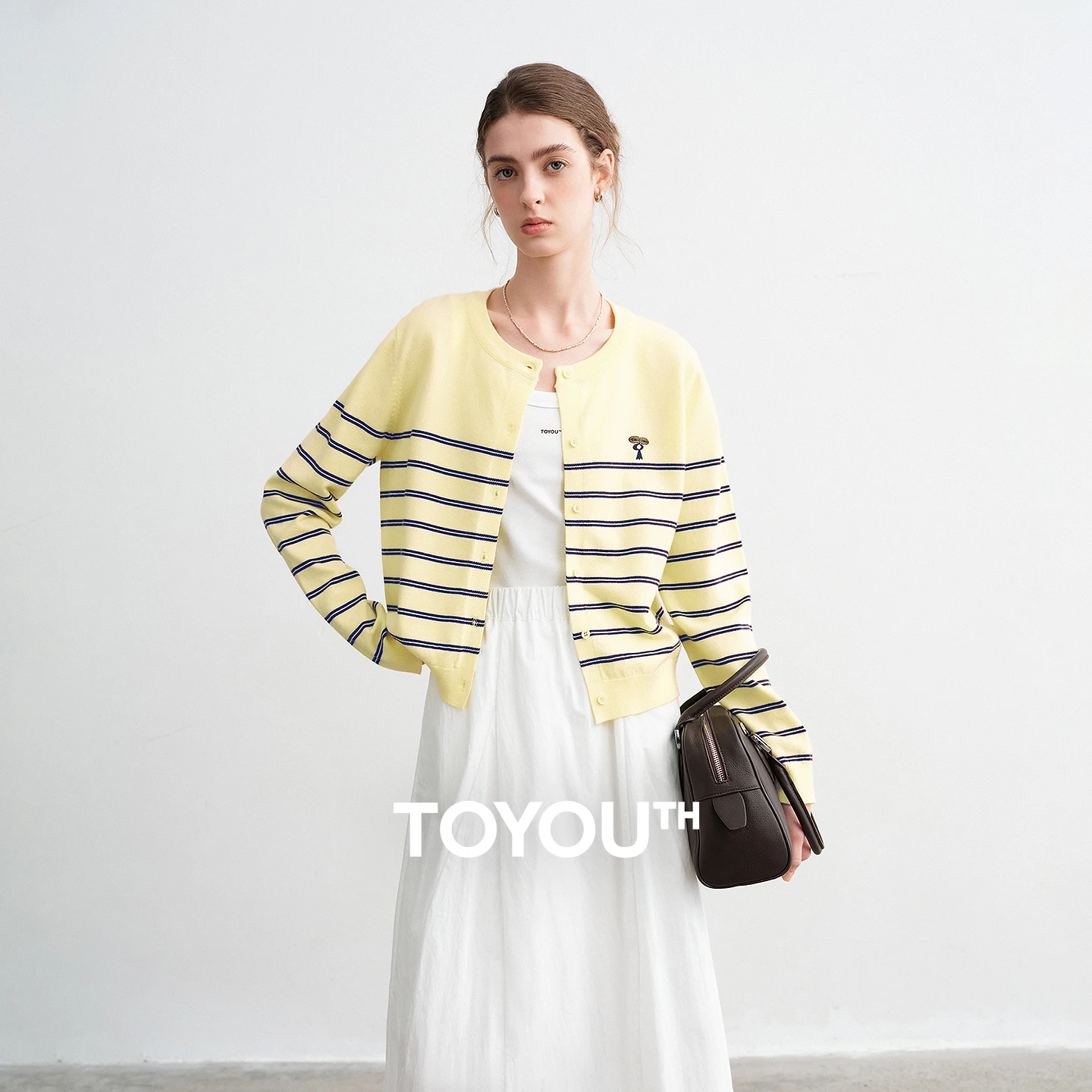 

TOYOUTH женские трикотажные изделия, новинка весны 2026, кроличий мех, как пряжа Core-Spun, полосатая фигура с круглым вырезом, привлекательные забавные топы с вышивкой