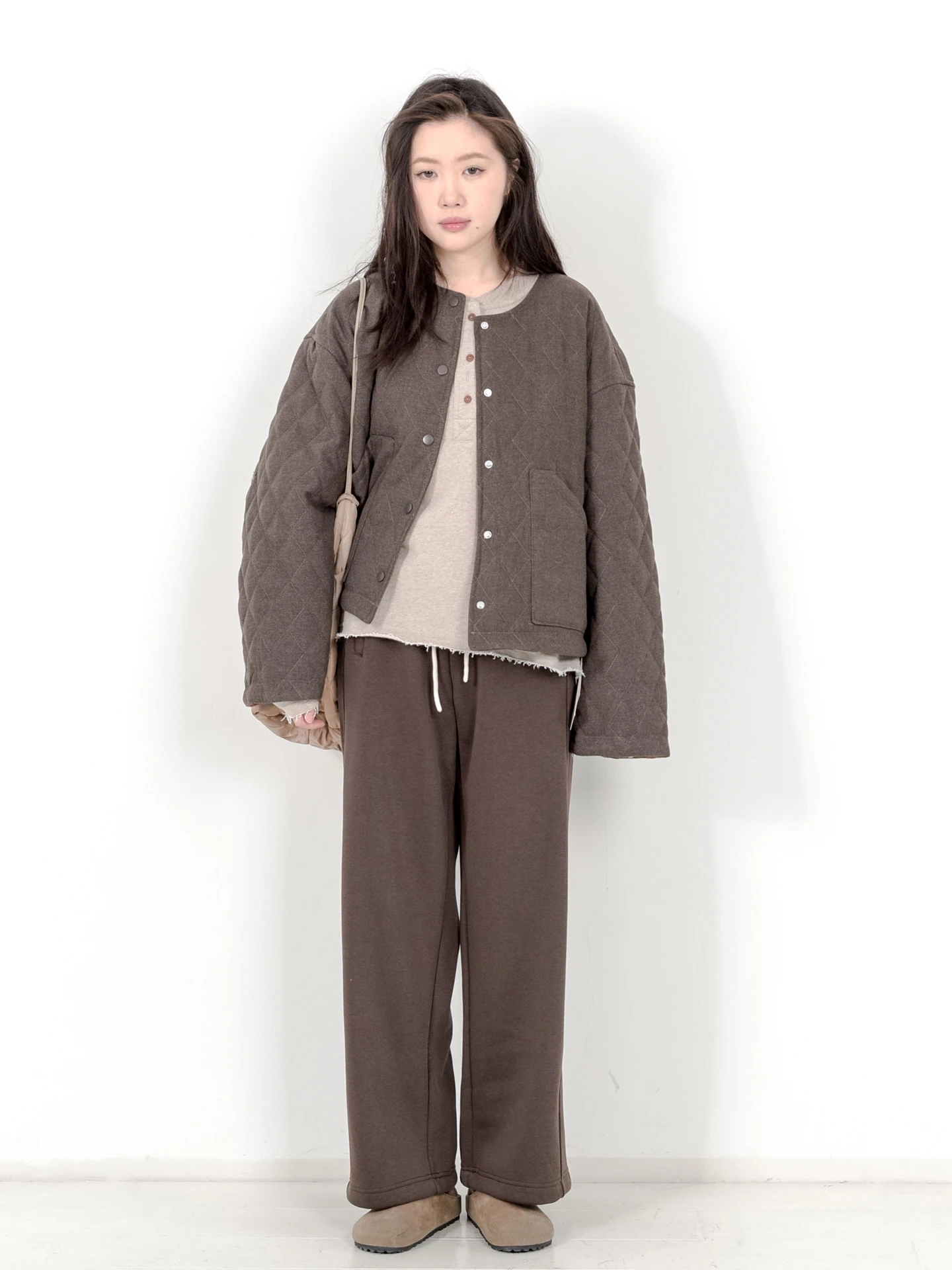 

Зимняя винтажная свободная хлопковая куртка с круглым вырезом для женщин, с наполнителем из полиэстера, однотонная, с дизайнерскими карманами, для повседневной носки