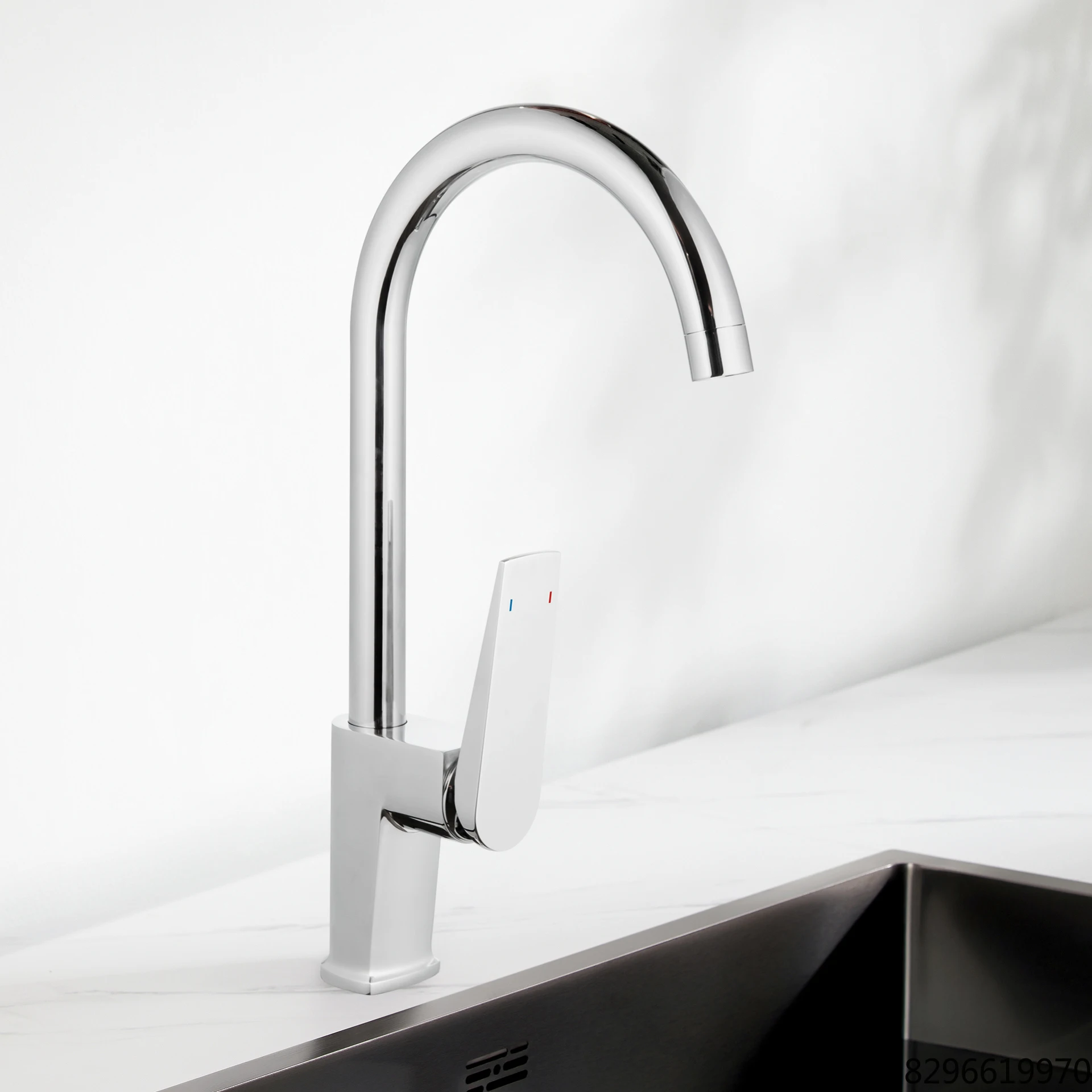 

Luxury High-Tech Smart Digital Bathroom Basin Faucet Touchless for Hotel Mansion