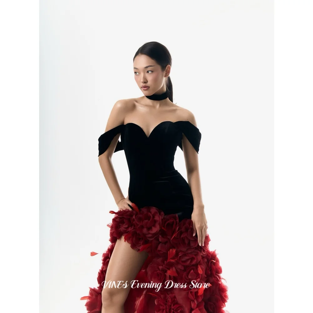 

VINES Off-the-Shoulder Prom Dress Black Velvet Sweetheart Neck with Red 3D Rose High Slit Evening Gown فساتين الحفلات Customized