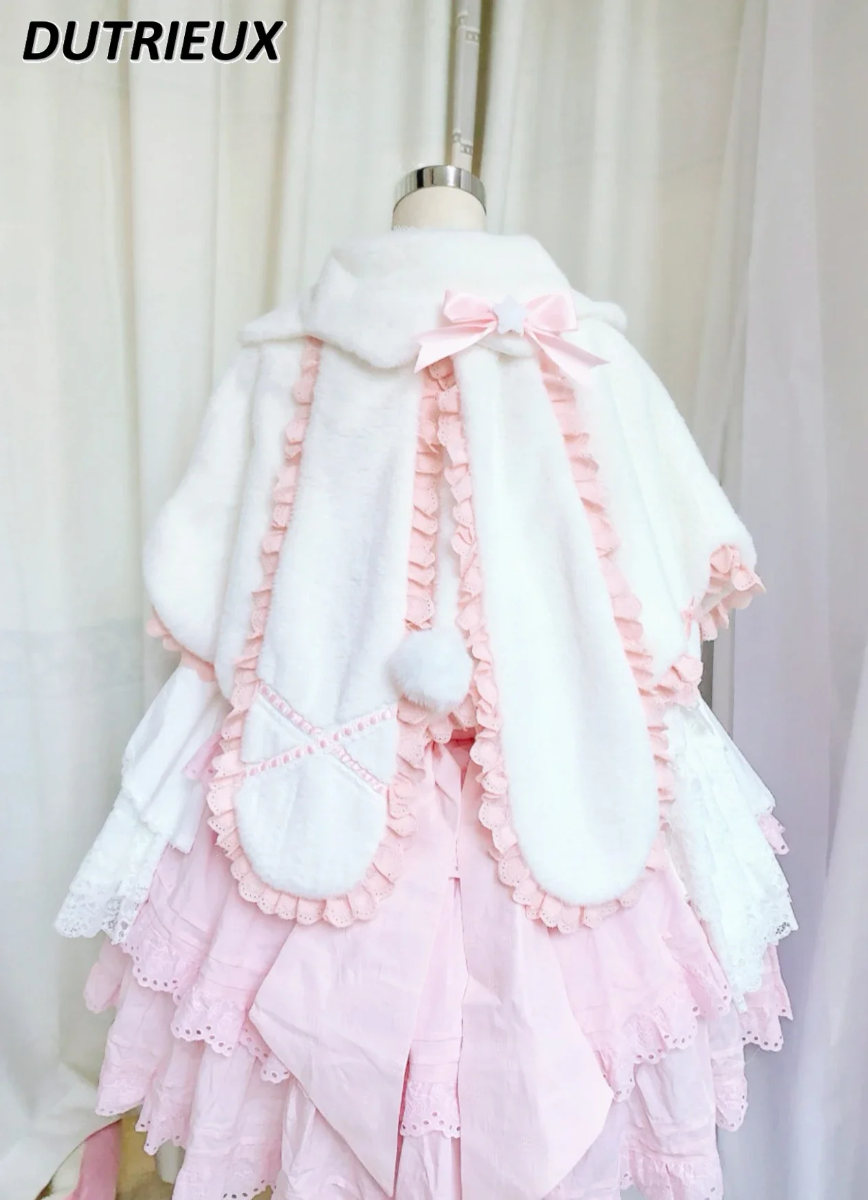 Japanese Original Cute Playful Sweet Sister Petal Edge Short Cape Autumn and Winter Versatile White Versatile Cloak Jacket