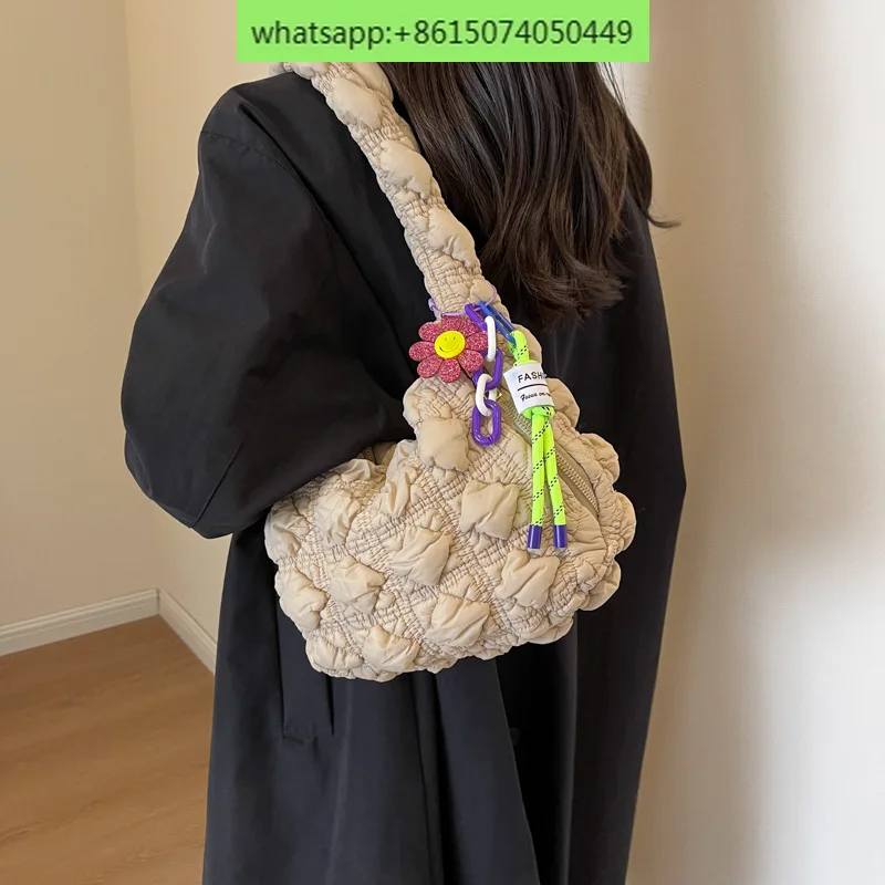 

Minority Joker Bubble Fu Bao women's shoulder bag casual jiaozi bag pleated clouds bag.