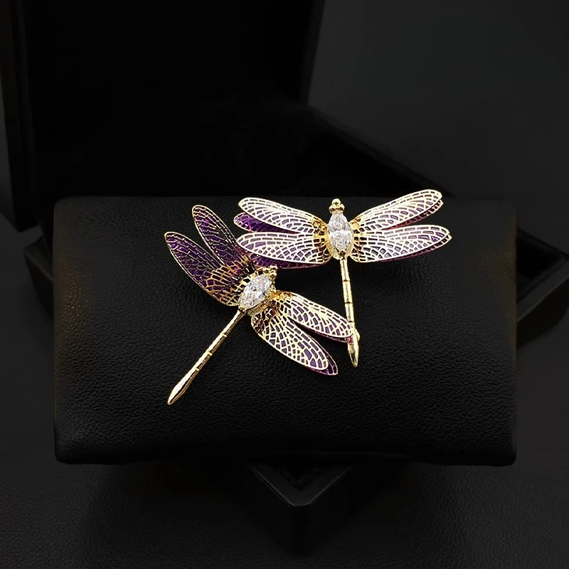 

Purple Luxury 3D Dragonfly Crystal Rhinestone Brooch for Women's Suit Cardigan Dress Gown Elegant Fashion Accessories Gift 5972