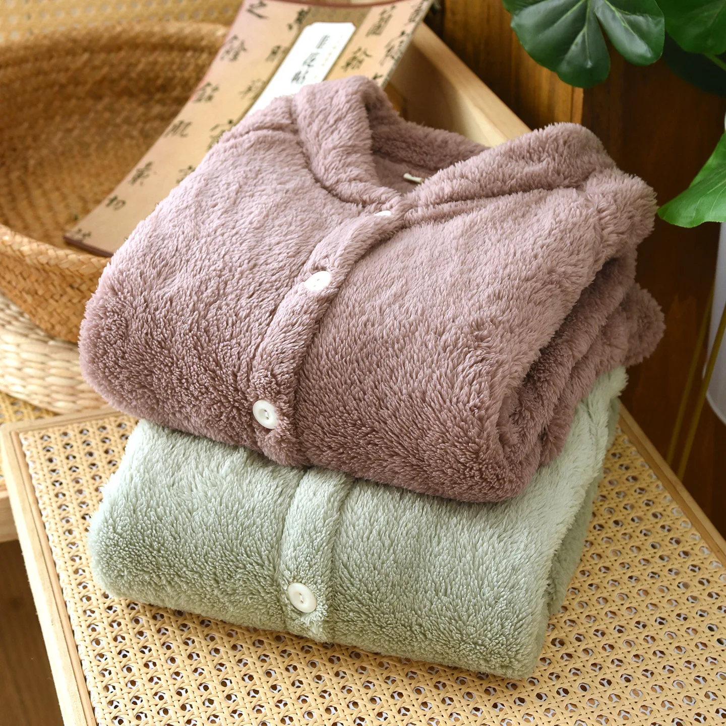 

Flannel Thick And Warm Room Wear Ladies Winter Warm Woman Pajama Top New Sleepwear For Sleeping Long Sleeve Night Clothing