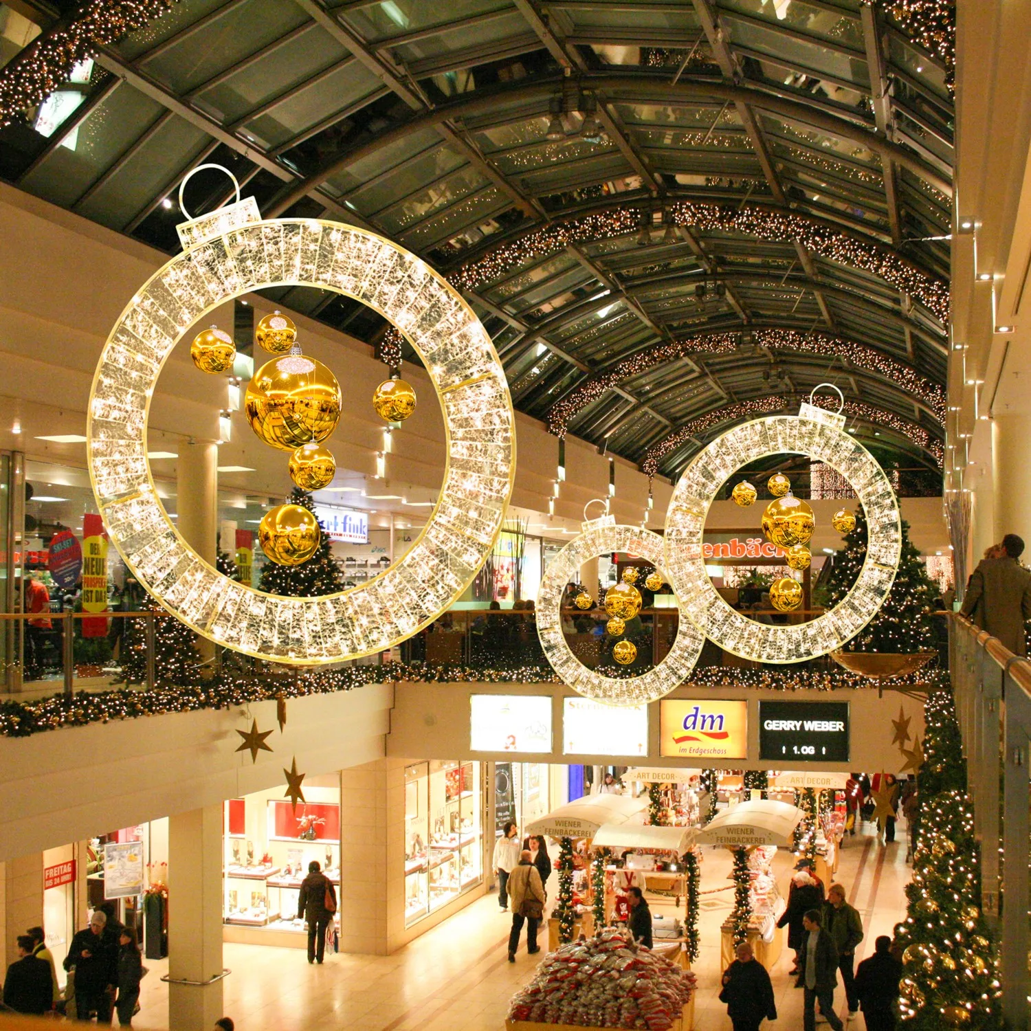 رائجة البيع مخصص في الهواء الطلق مقاوم للماء حلقة مضيئة 2D LED عزر ضوء عيد الميلاد الديكور شارع المشهد عيد الميلاد زخرفة