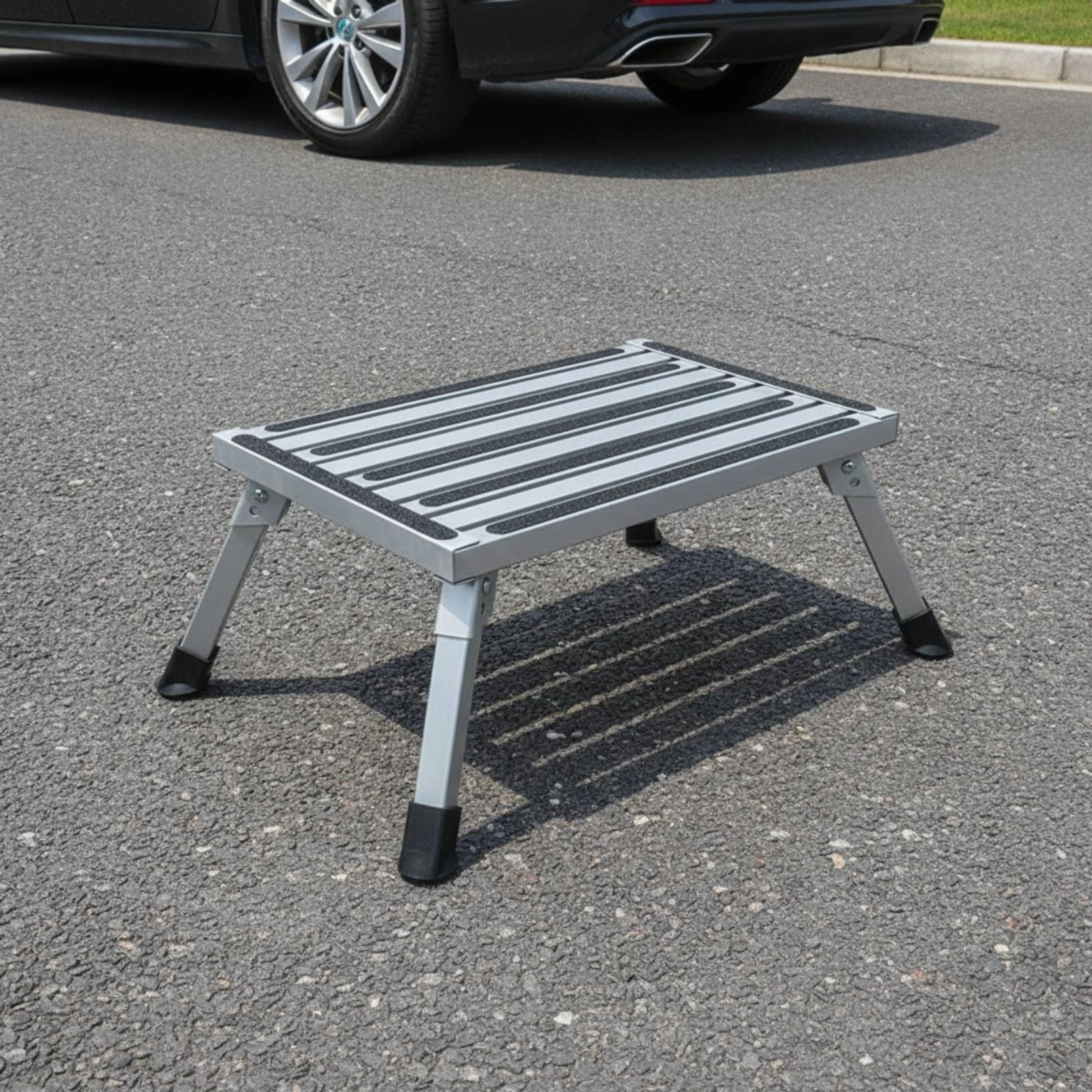 Foldable Non Slip Step Platform Heavy Duty Car Washing Stool with Anti Slip Feet for Garage and Workshop Use