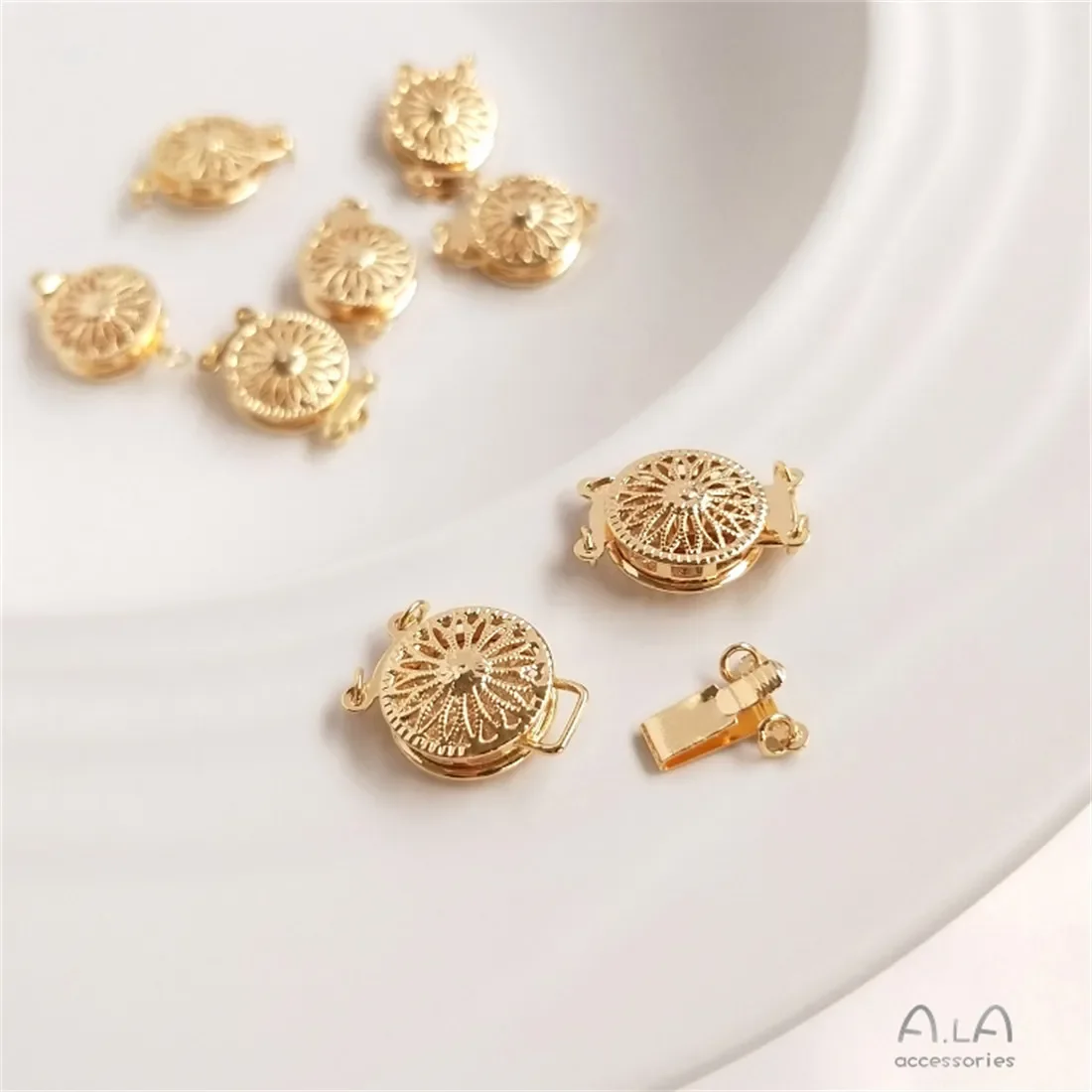 14k banhado a ouro a céu aberto pérola fivela fantasia esculpida pulseira colar acabamento fivela conexão fivela acessórios diy