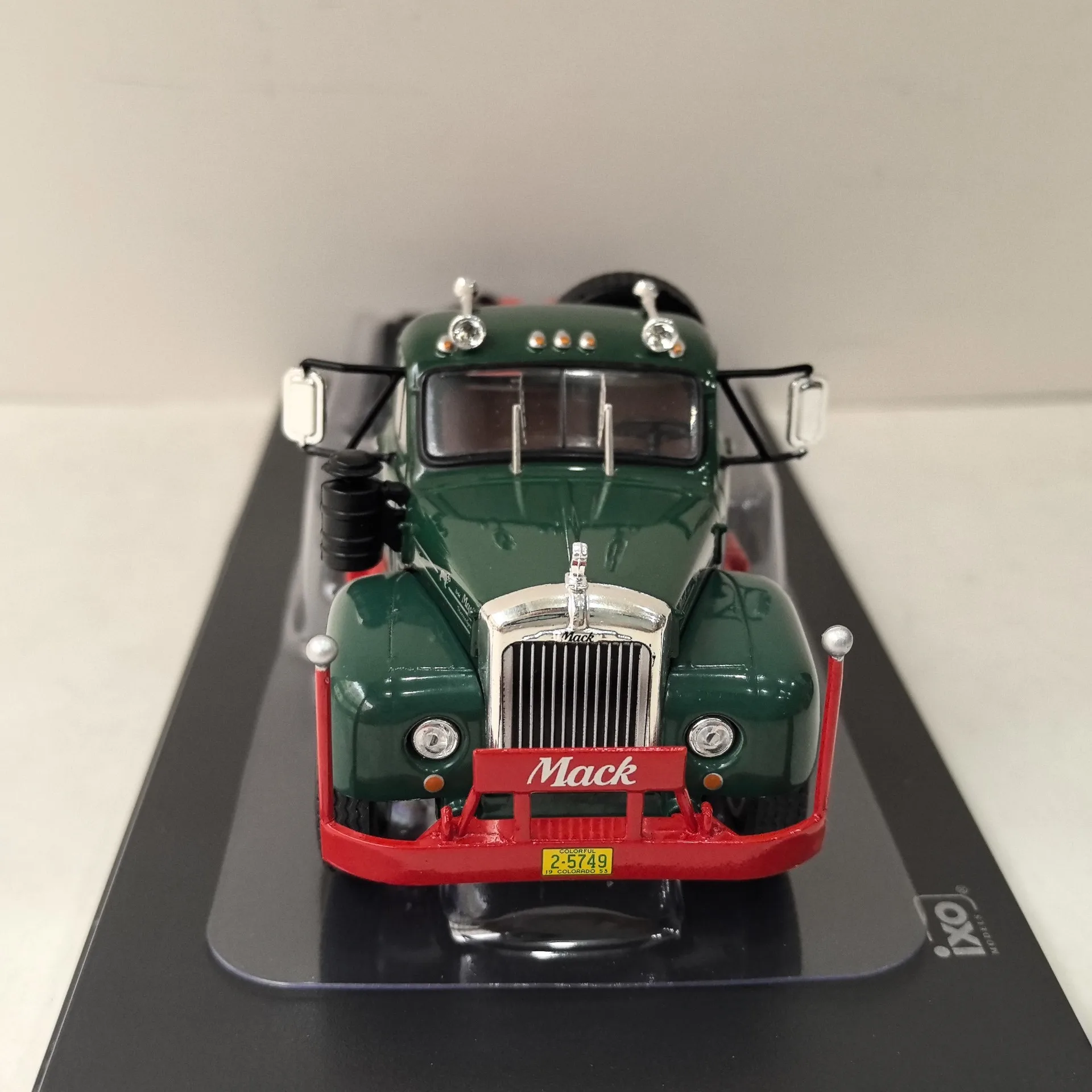 รถบรรทุก MACK B 61 ปี 1953 รุ่น Diecast IXO สเกล 1:43 ของเล่นสะสม ของที่ระลึก ของขวัญ ตกแต่งโชว์