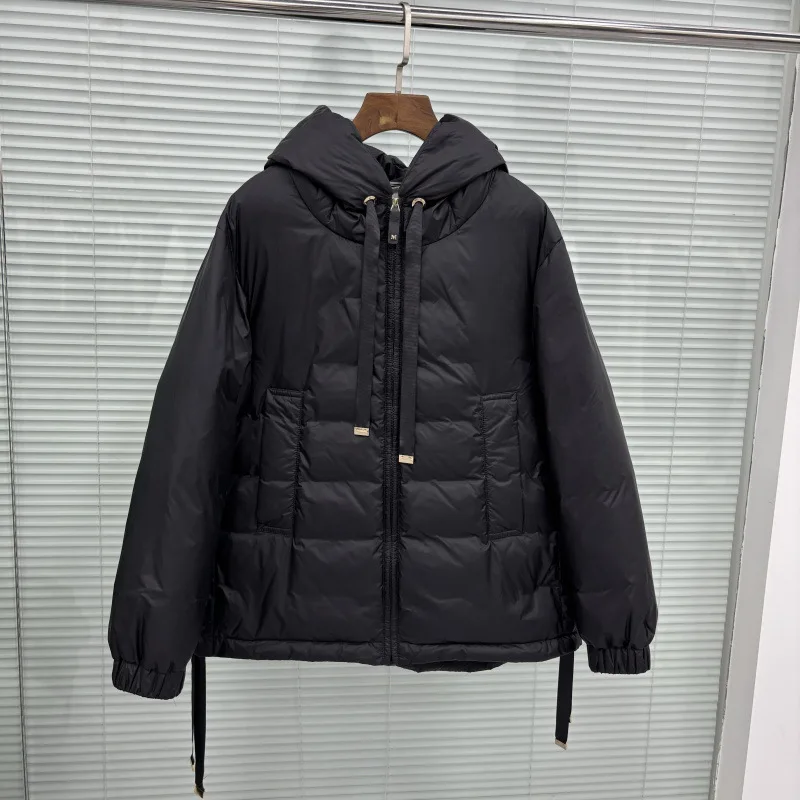 سترة نسائية بغطاء للرأس من ريش البط الأبيض لخريف وشتاء 2025 معاطف فضفاضة مستقيمة