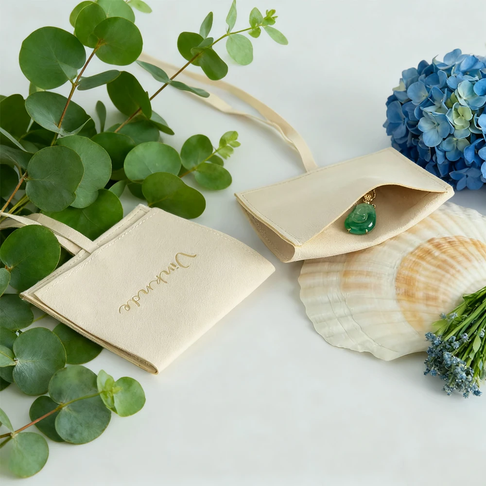 

100 шт. персонализированная замшевая подарочная сумка для ювелирных изделий из микрофибры внутри с отделением индивидуальный логотип свадебный подарок прекрасный чехол для колец и сережек