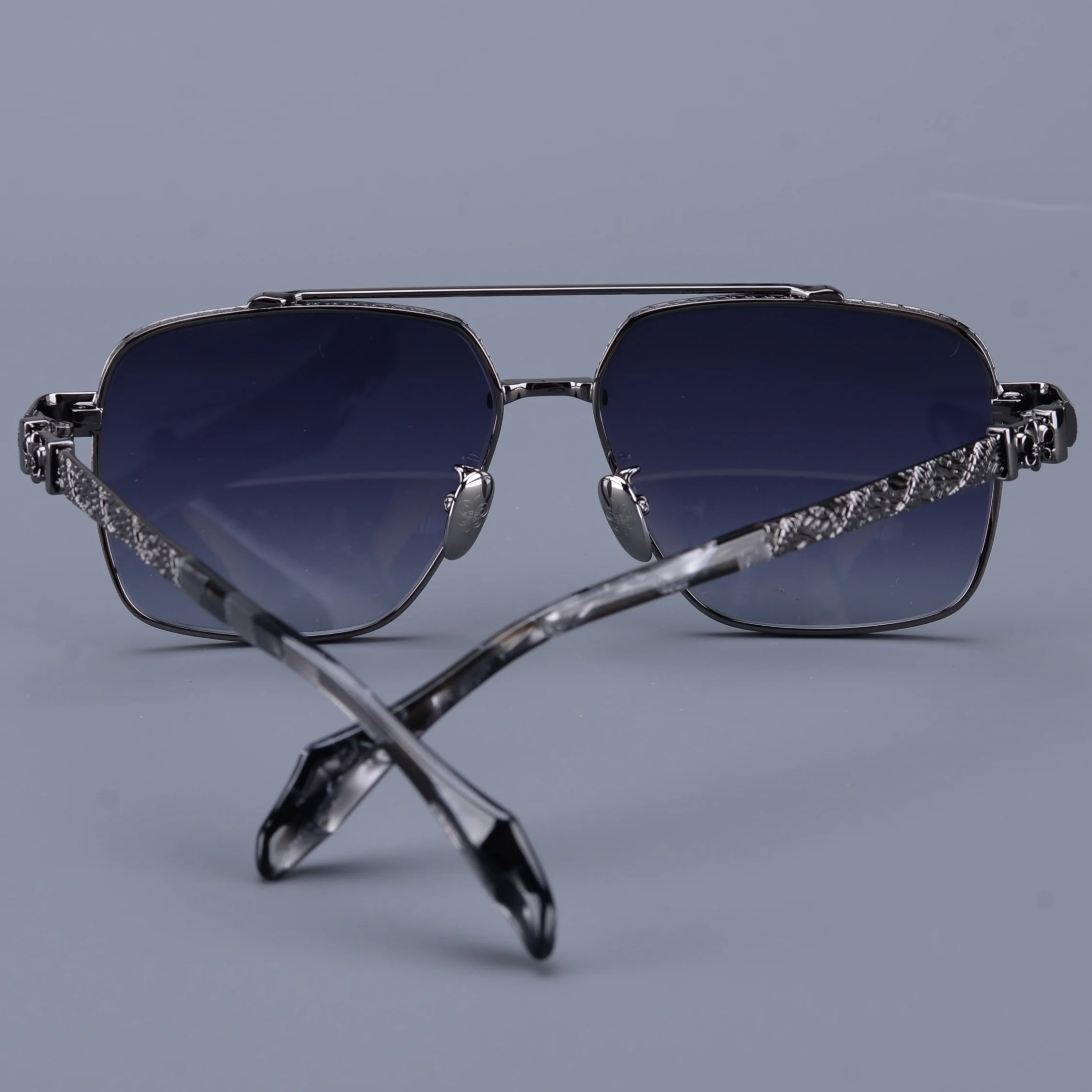 World Fashion High end Brand Design Men's Pilot Luxury Glasses Outdoor Travel Driving Fashion Decoration Titanium Frame Eyeglass