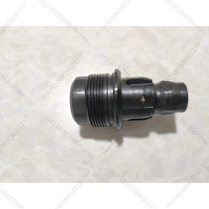 Аппарат для водяной дрели, подключенный к адаптеру для бытовой дрели, буровая установка HILTI